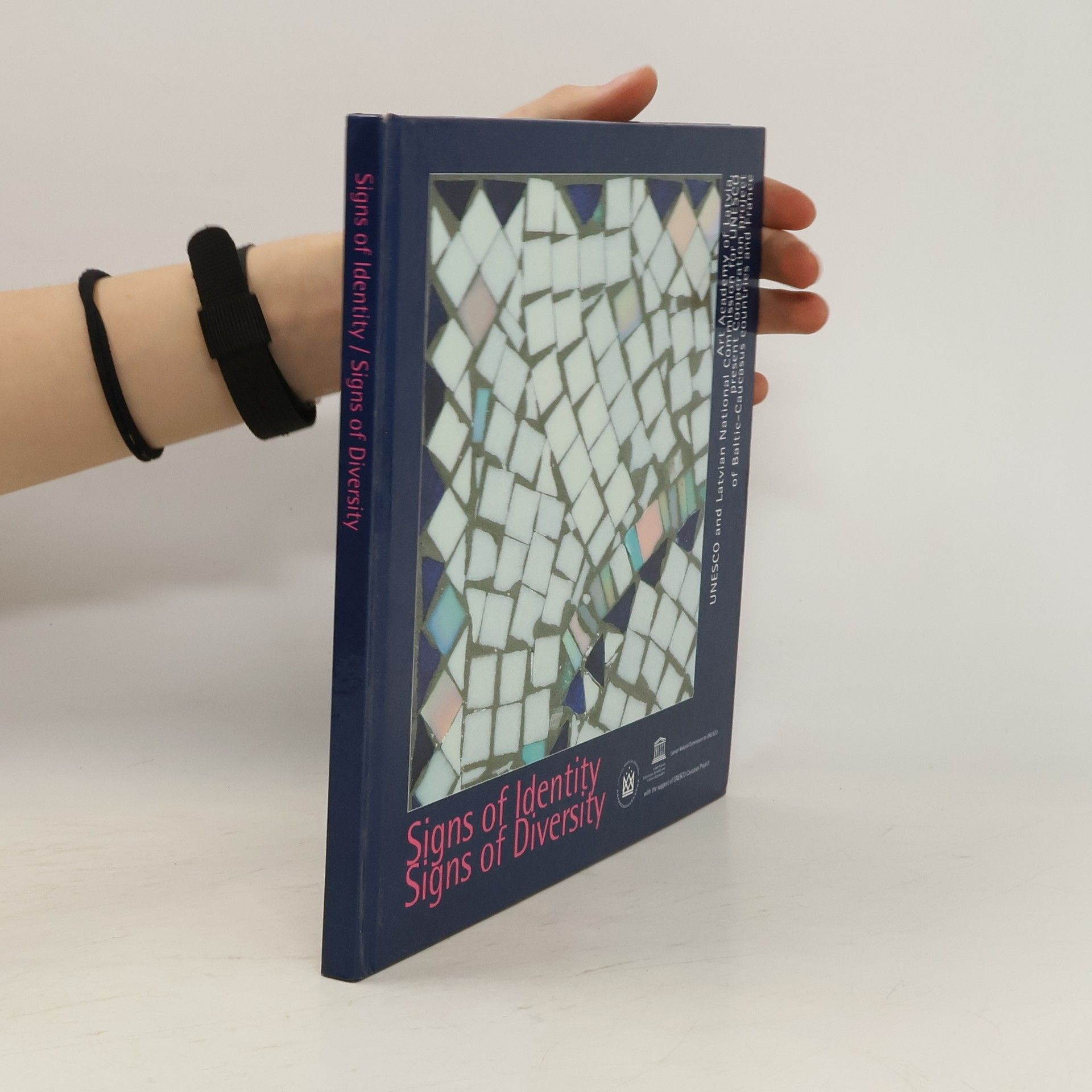 AA.VV. Signs of Identity. Signs of Diversity