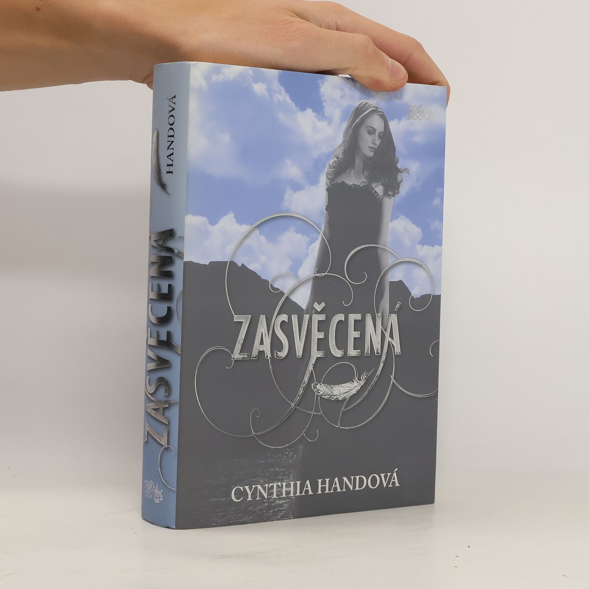 Cynthia Hand Zasvěcená. Druhý díl