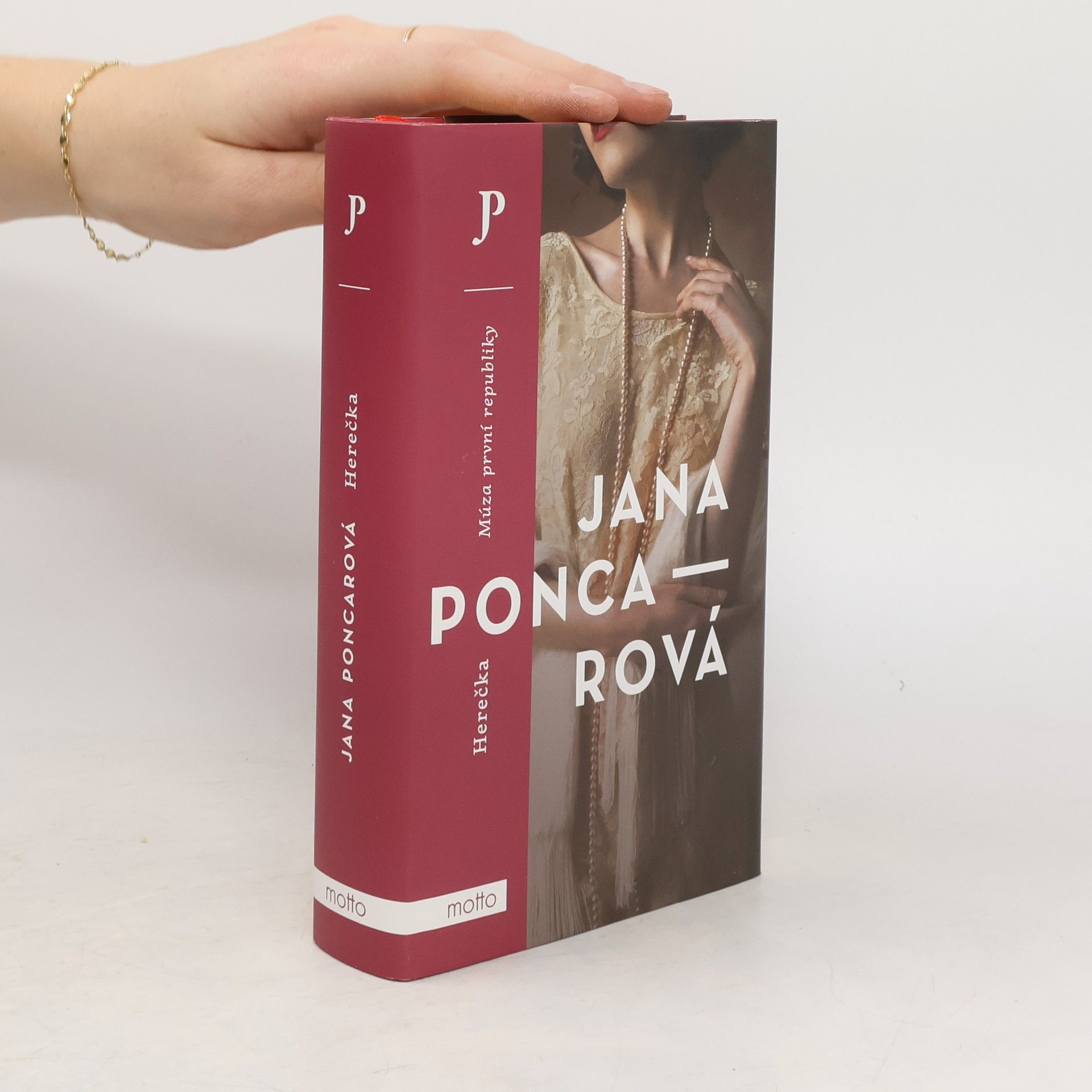 Jana Poncarová Herečka : múza první republiky