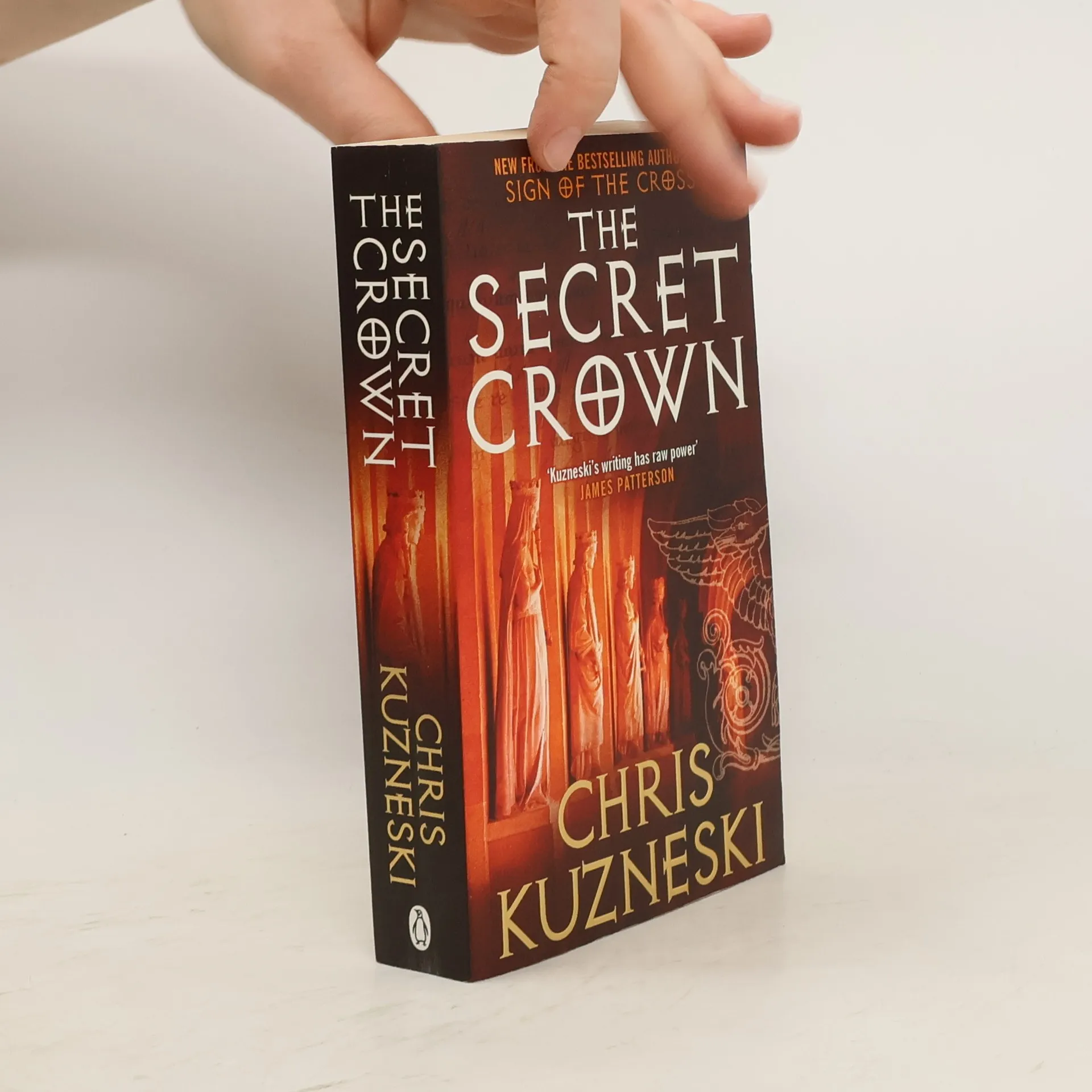 The secret crown | Book | Paperback | Chris Kuzneski | EN