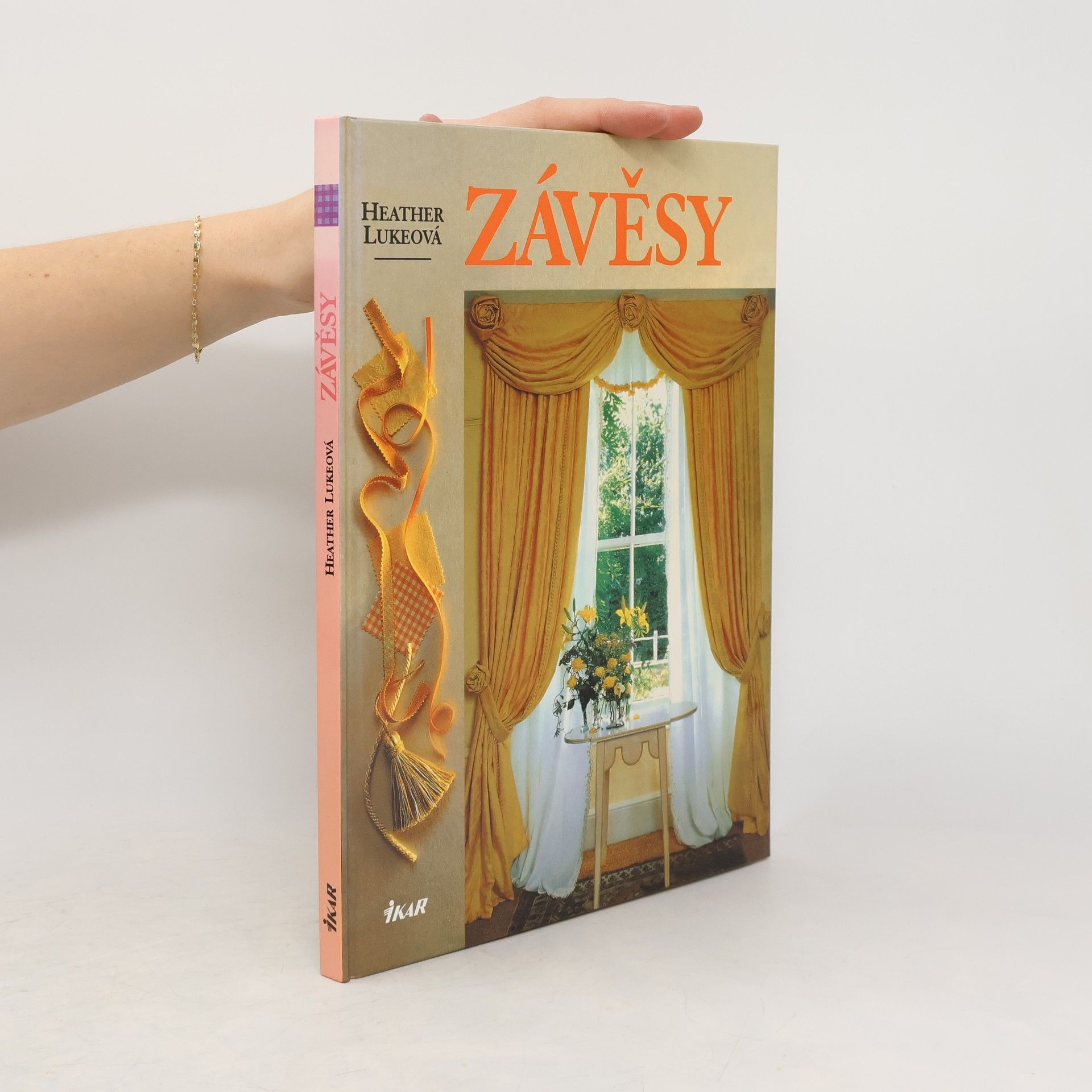 Heather Luke Závěsy