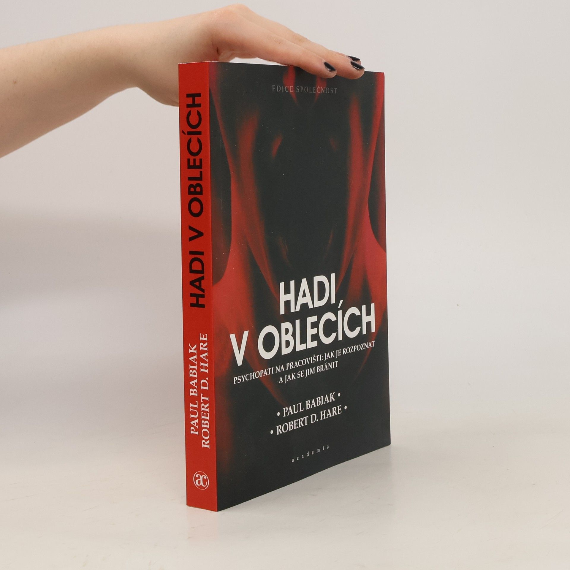 Paul Babiak Hadi v oblecích