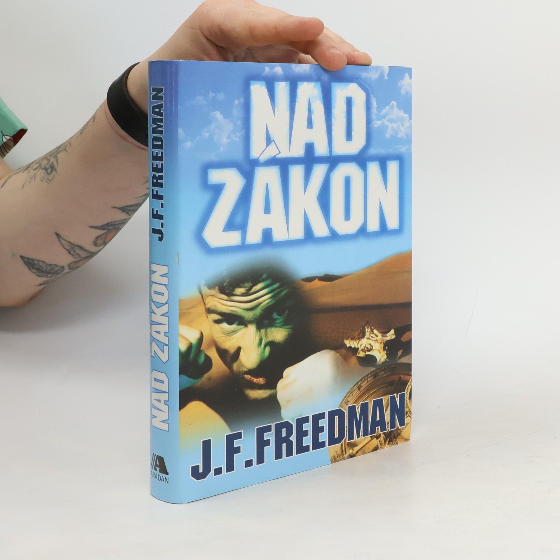 J. F. Freedman Nad zákon