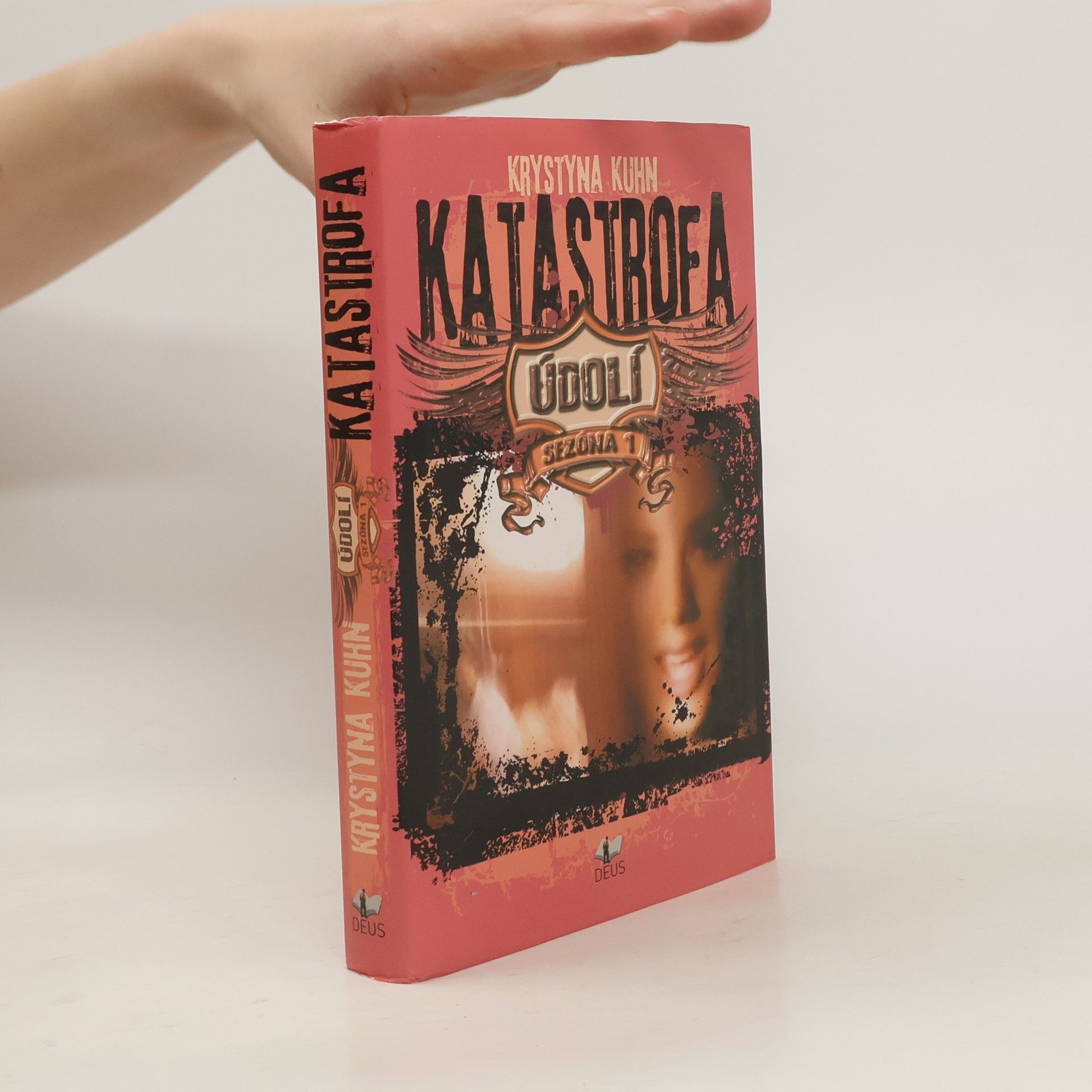 Krystyna Kuhn Katastrofa: Údolí, Sezóna 1.