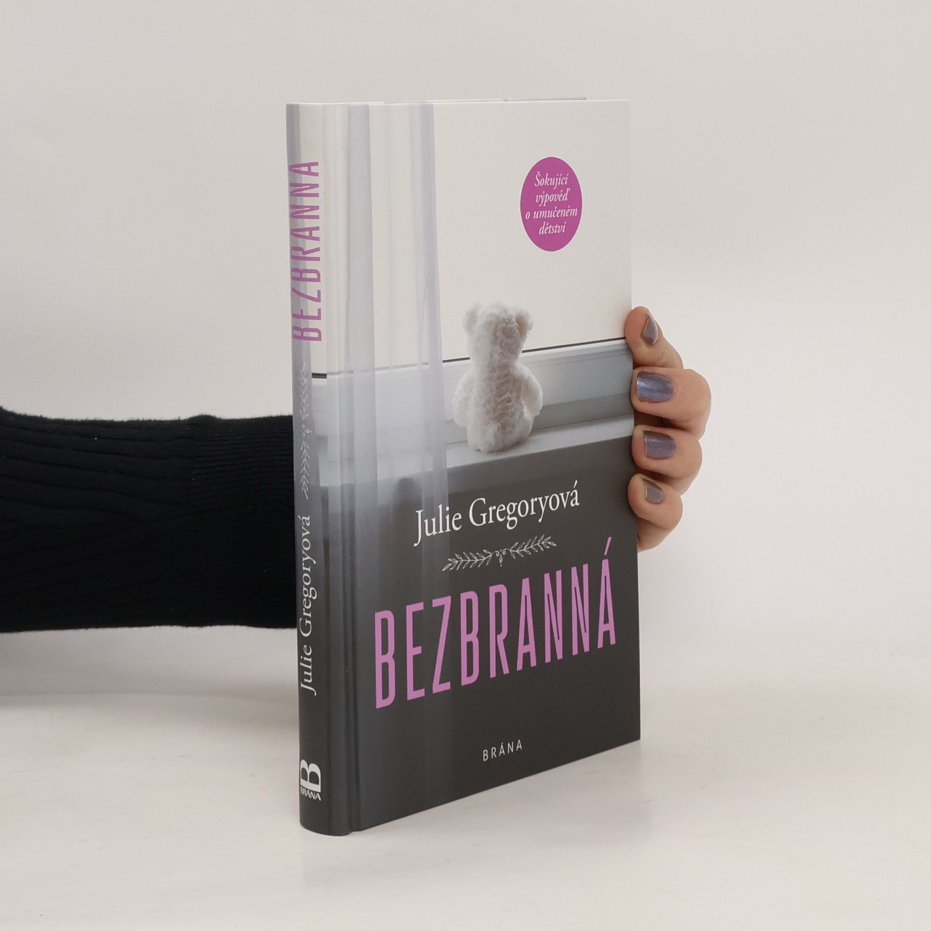 Julia Gregory Bezbranná