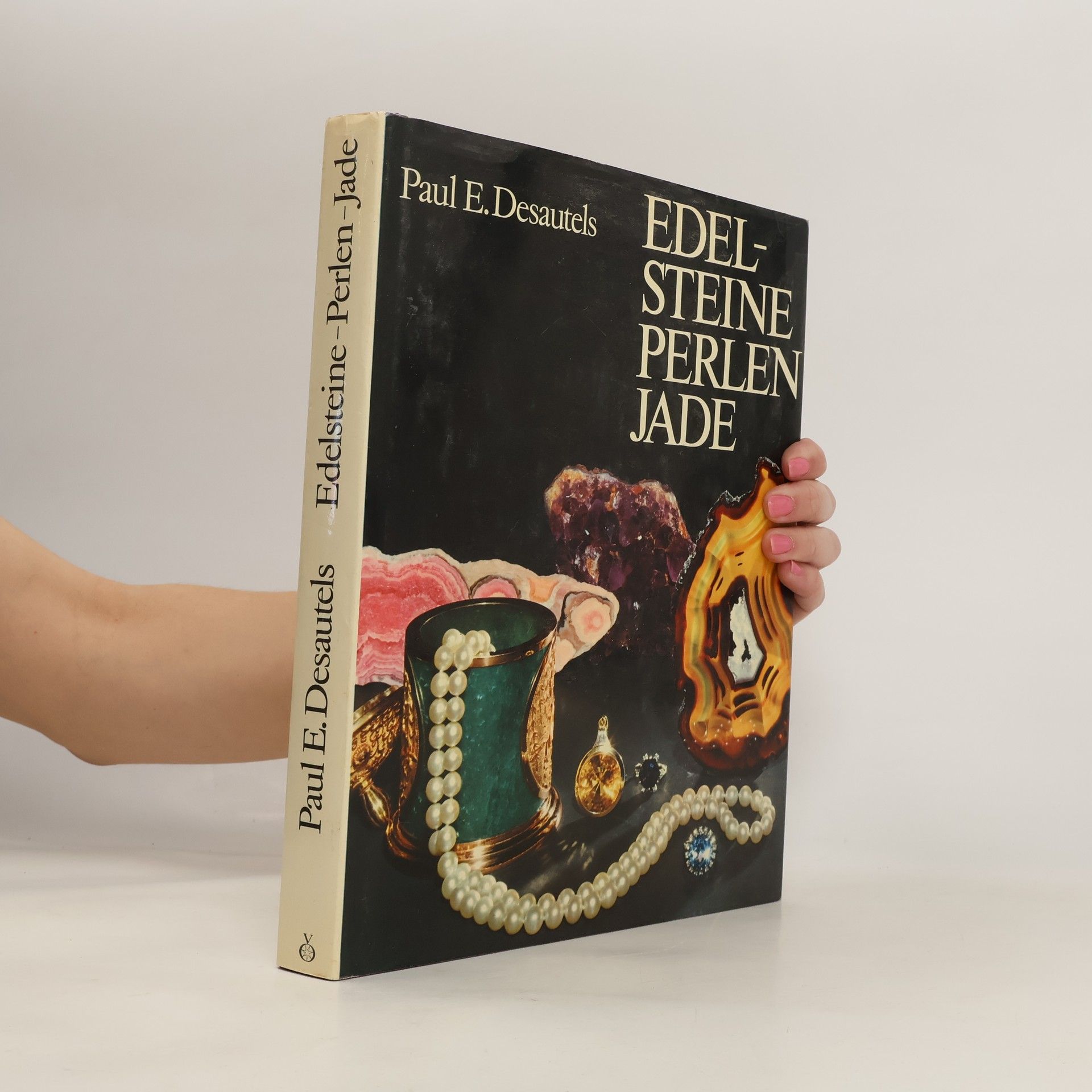 Paul E. Desautels Edelsteine, Perlen, Jade