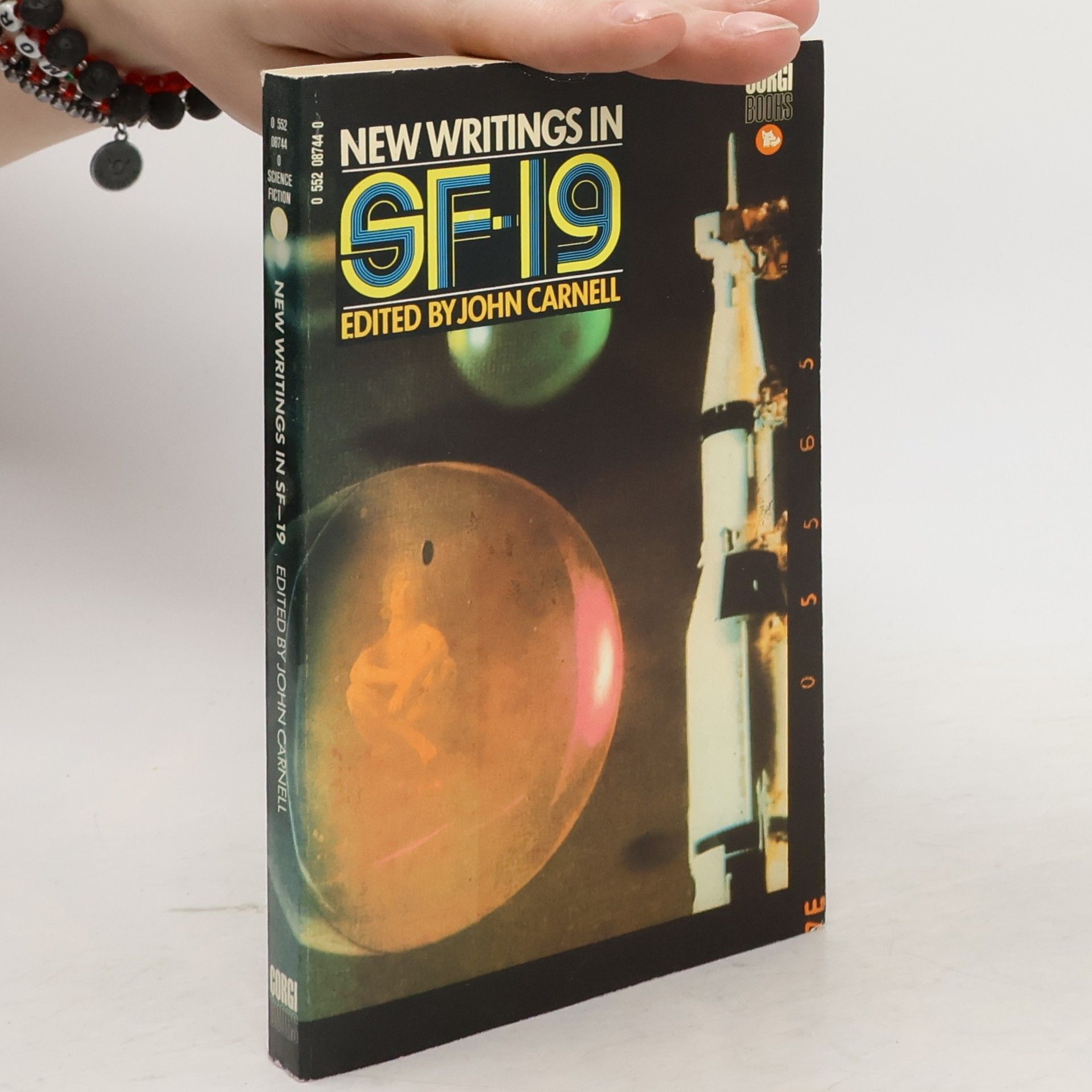 John Carnell New Writings in SF 19