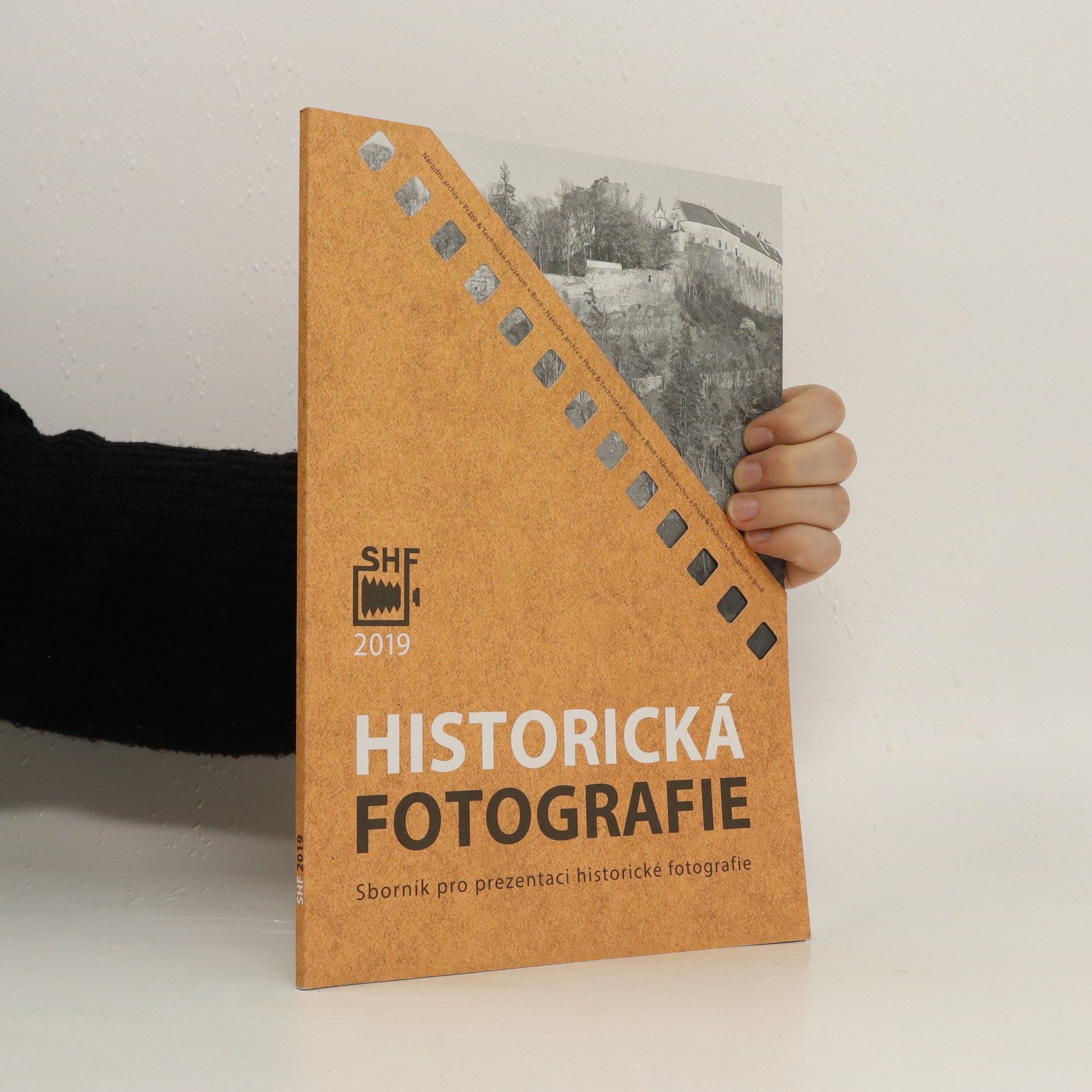 AA.VV. Historická fotografie 2019: Sborník pro prezentaci historické fotografie. Ročník 18