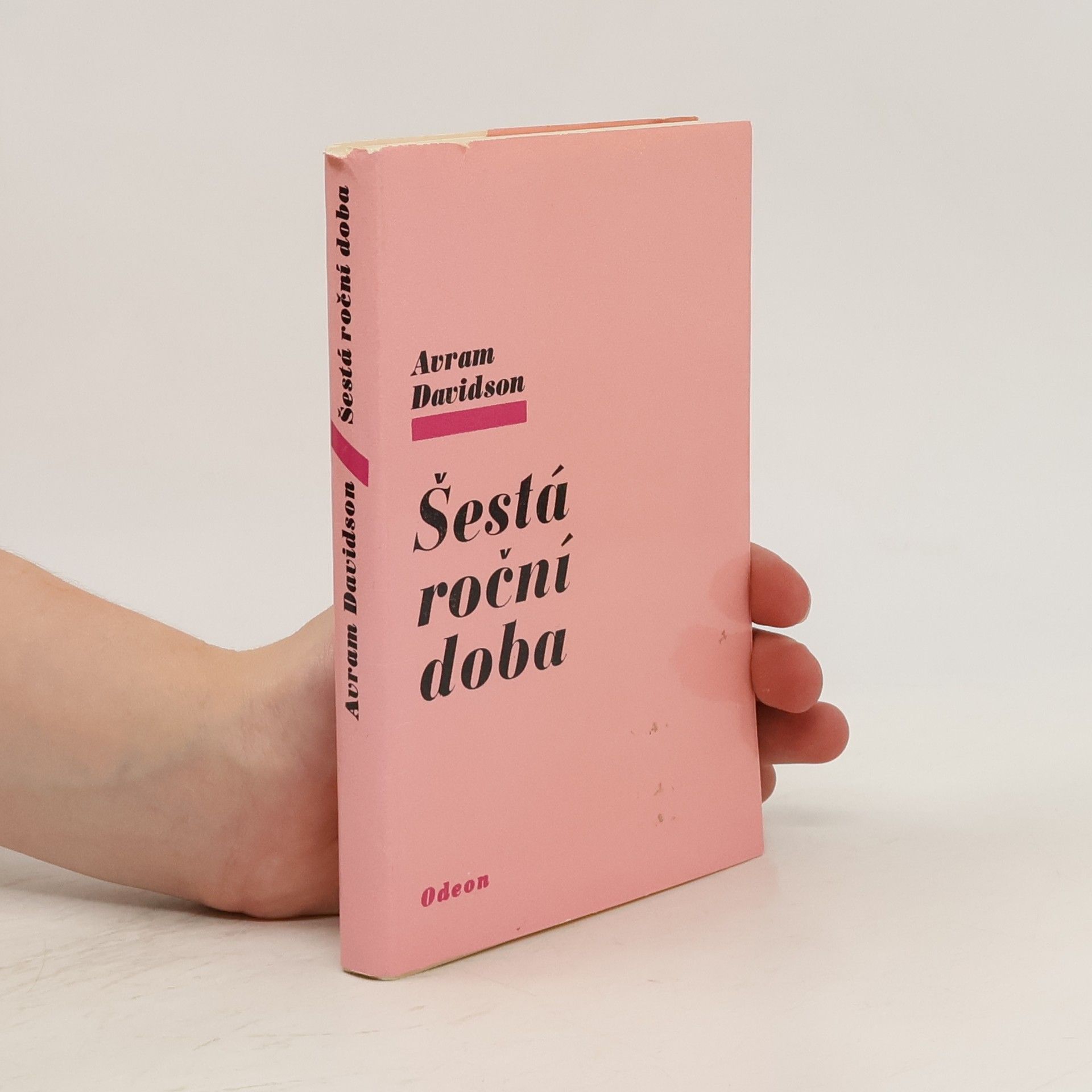 Avram Davidson Šestá roční doba