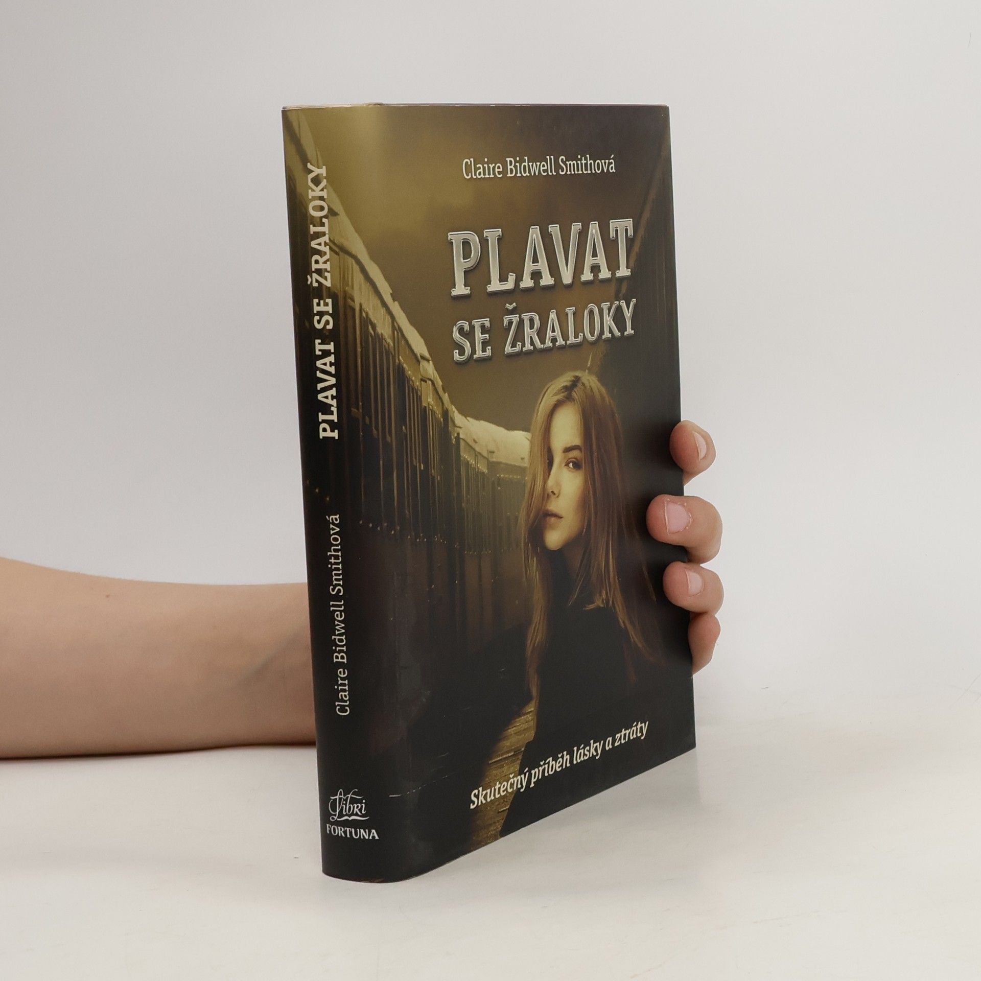 Claire Bidwell Smith Plavat se žraloky