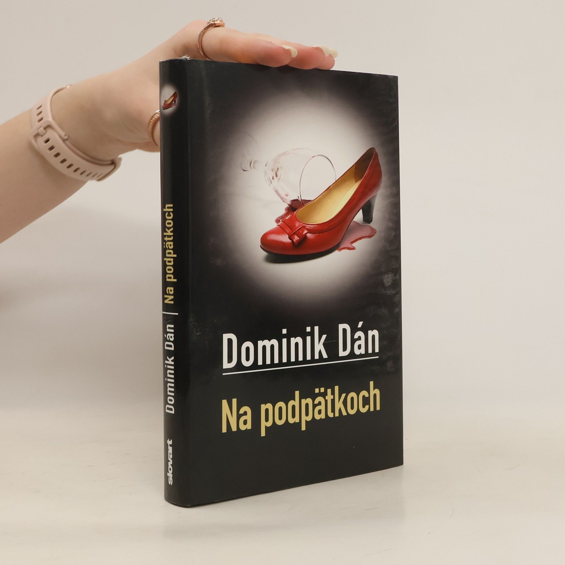 Dominik Dán Na podpätkoch