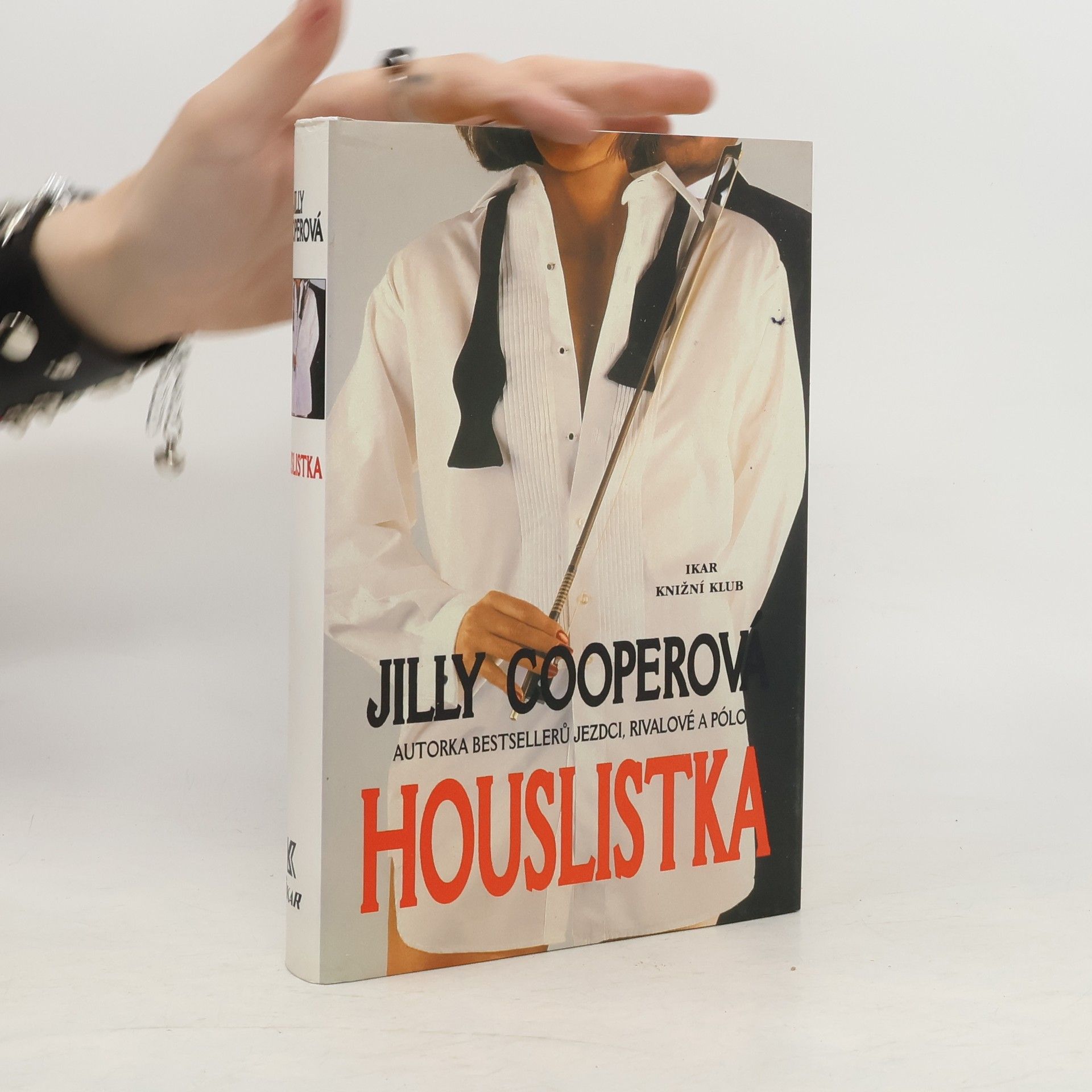 Jilly Cooper Houslistka