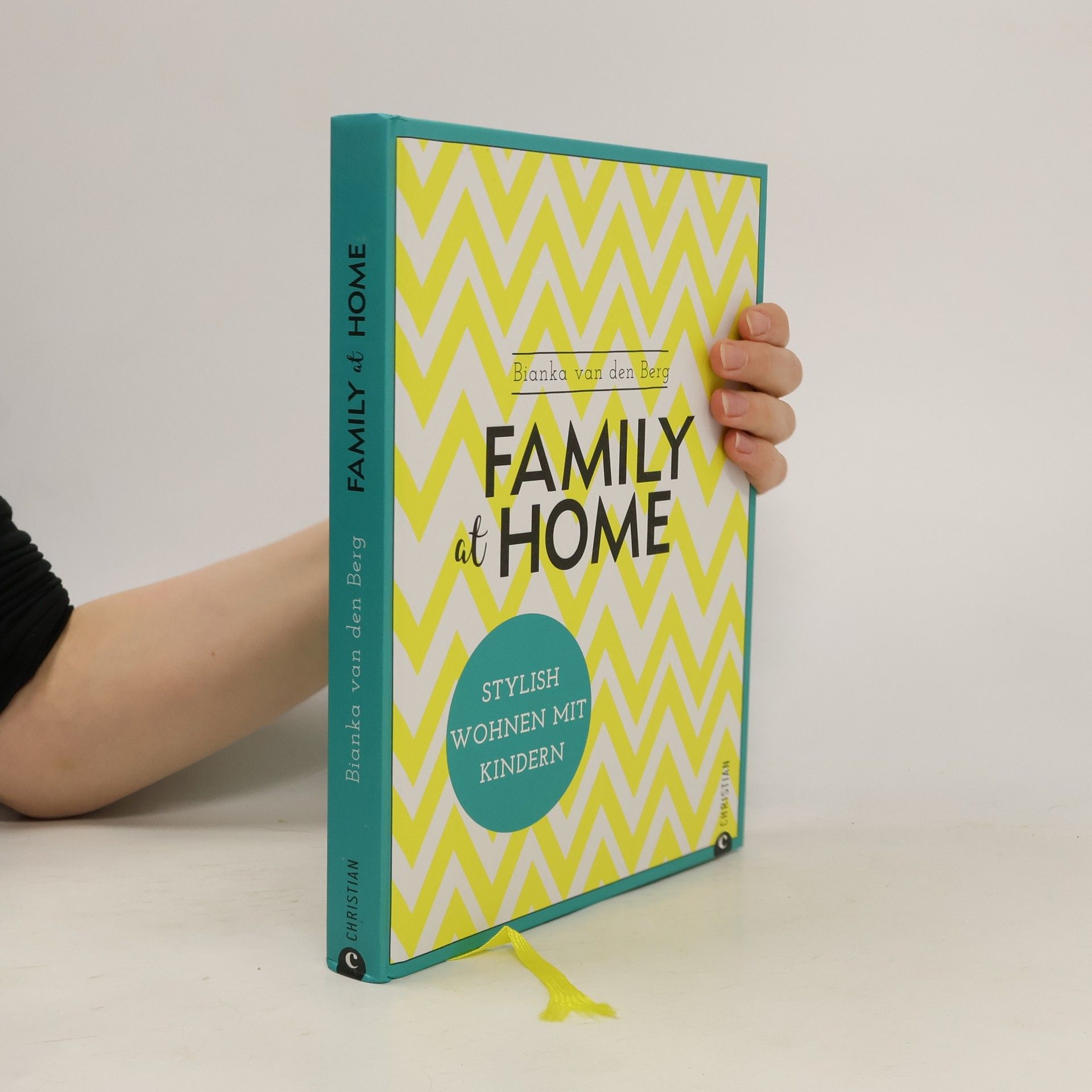 Bianka van den Berg Family at home