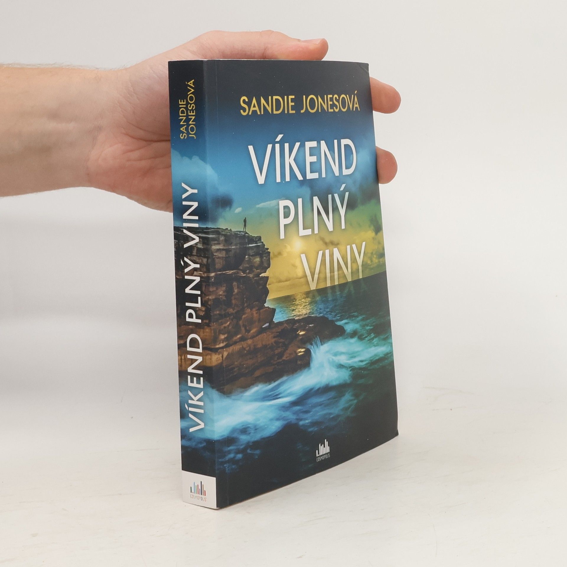 Sandie Jones Víkend plný viny