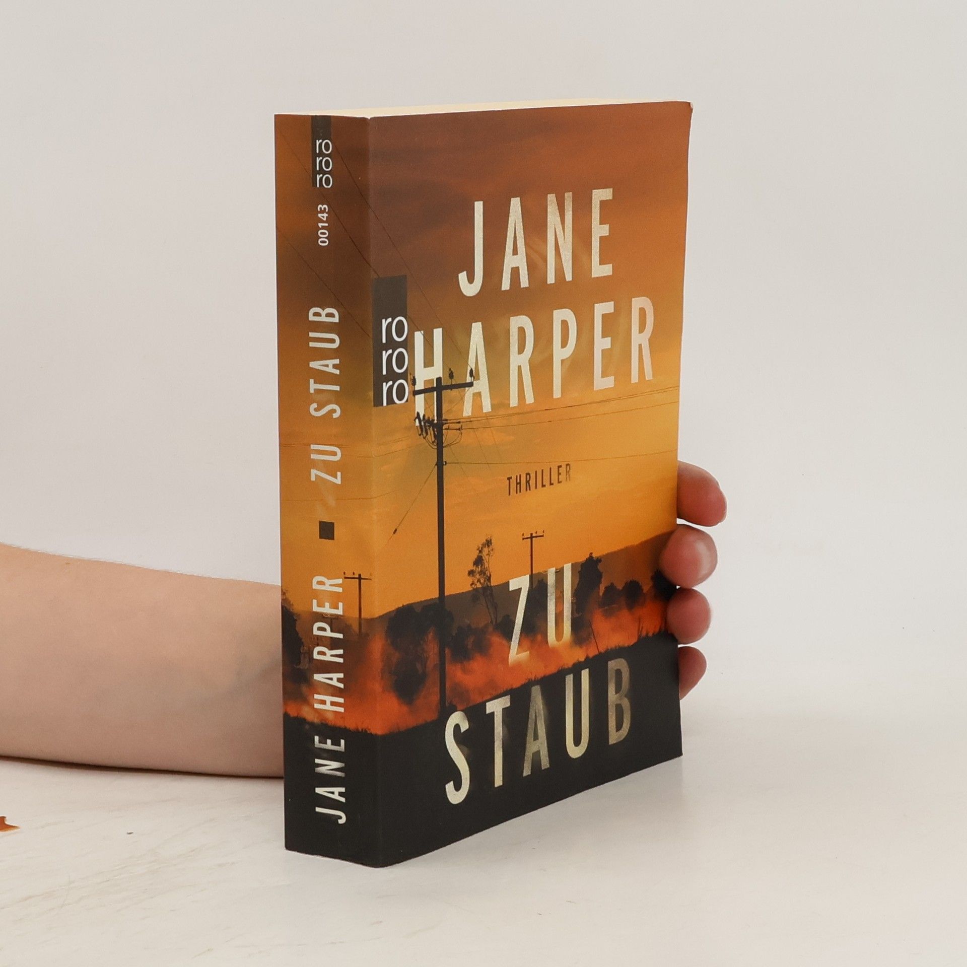 Jane Harper Zu Staub