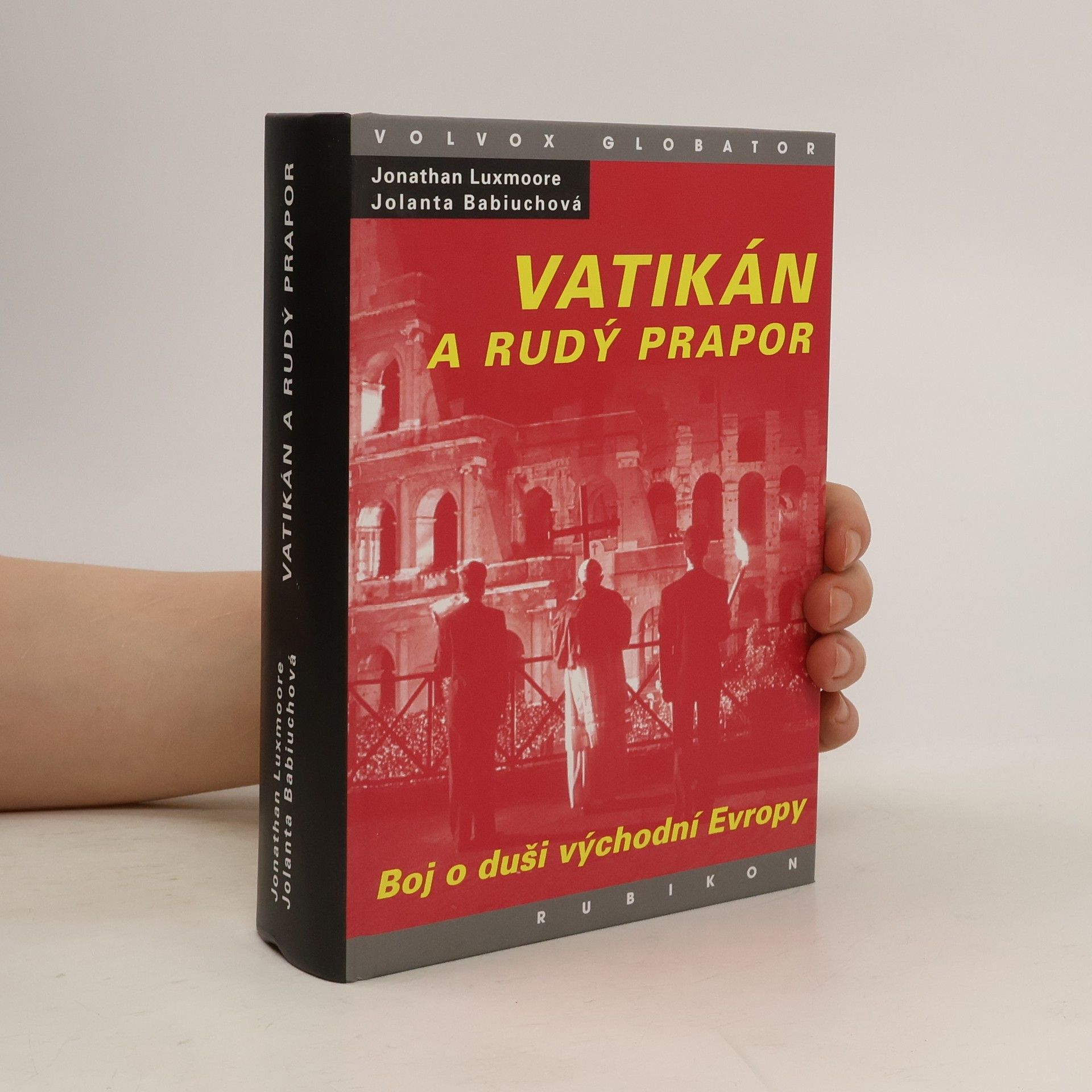 Jonathan Luxmoore Vatikán a rudý prapor