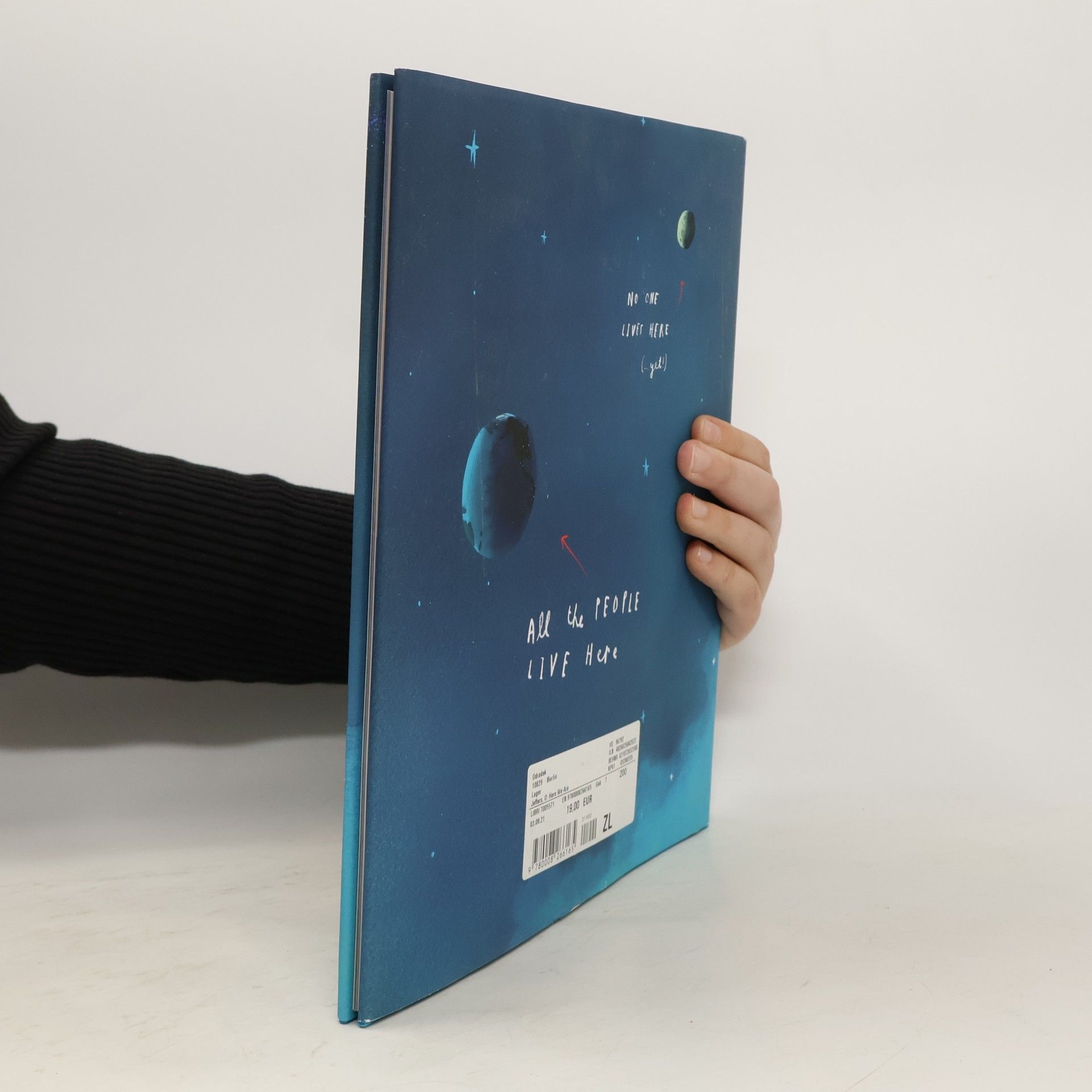 Oliver Jeffers Here We Are: Notes for Living on Planet Earth