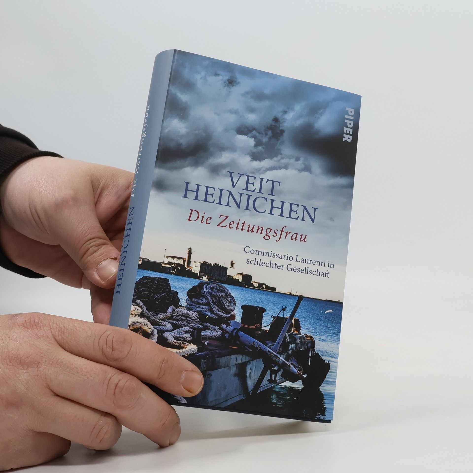 Veit Heinichen Die Zeitungsfrau