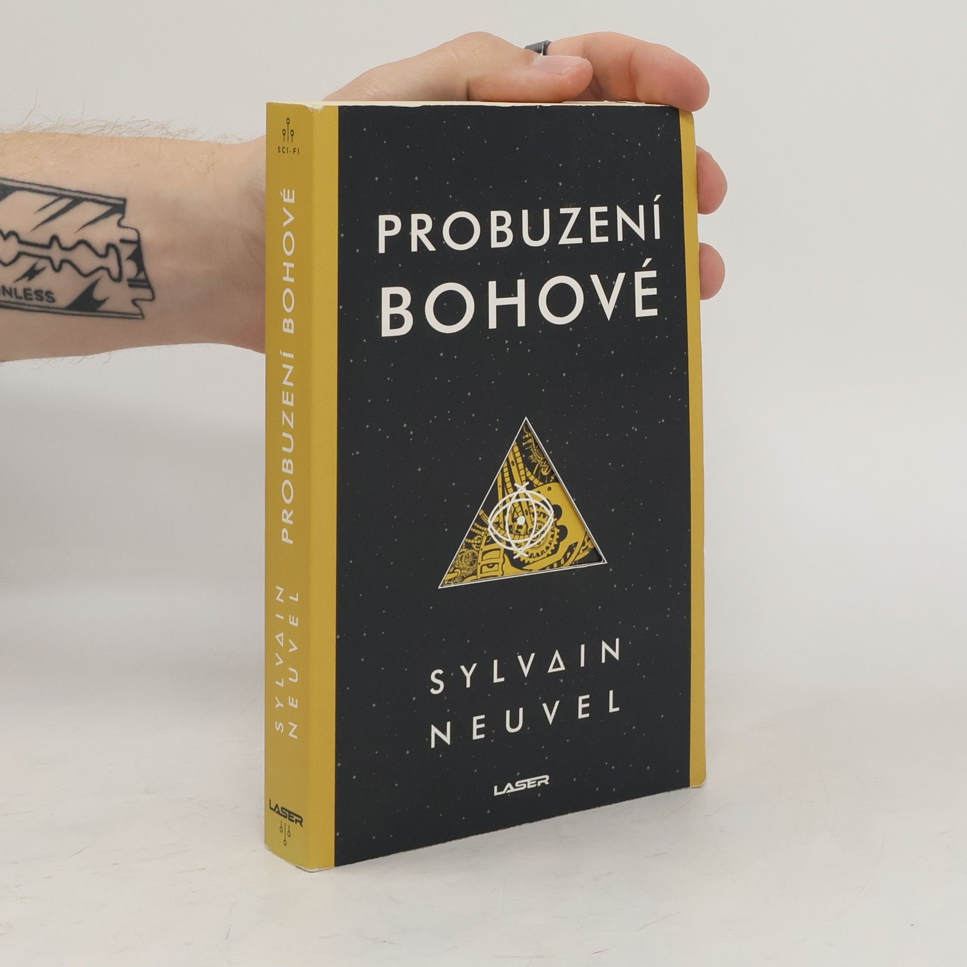 Sylvain Neuvel Probuzení bohové