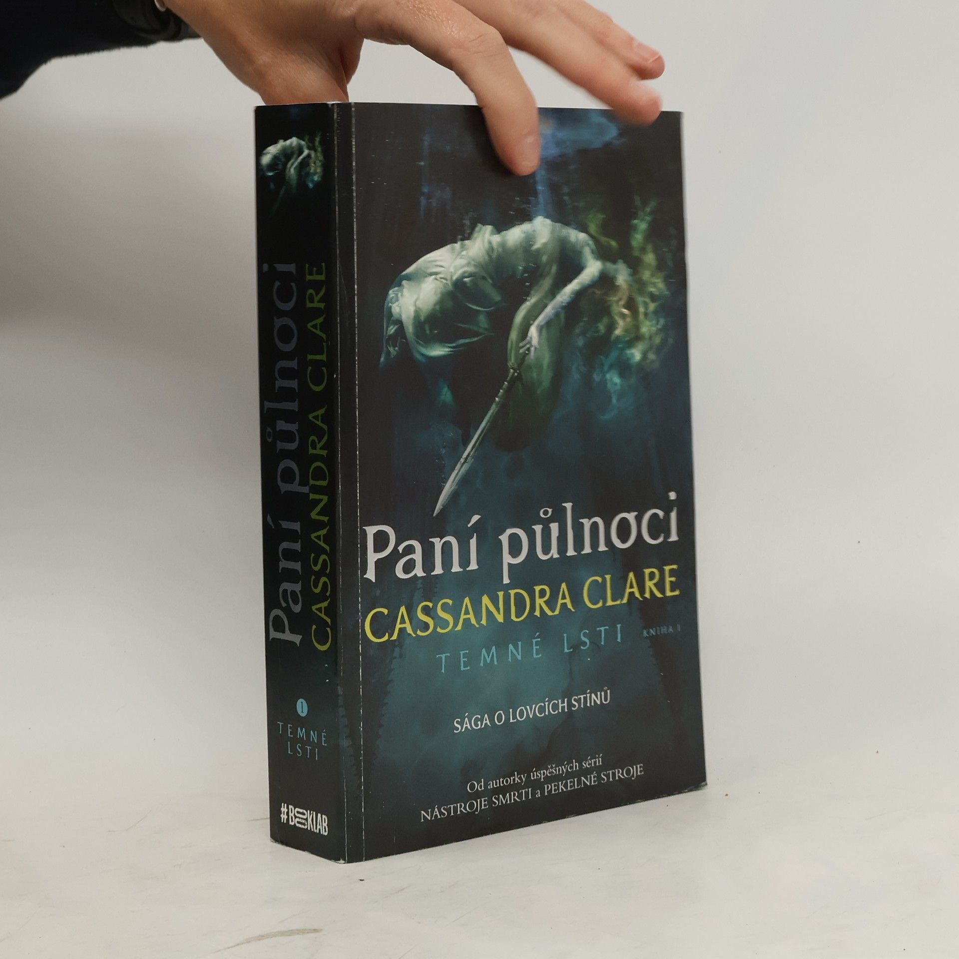 Cassandra Clare Temné lsti. Kniha první, Paní půlnoci