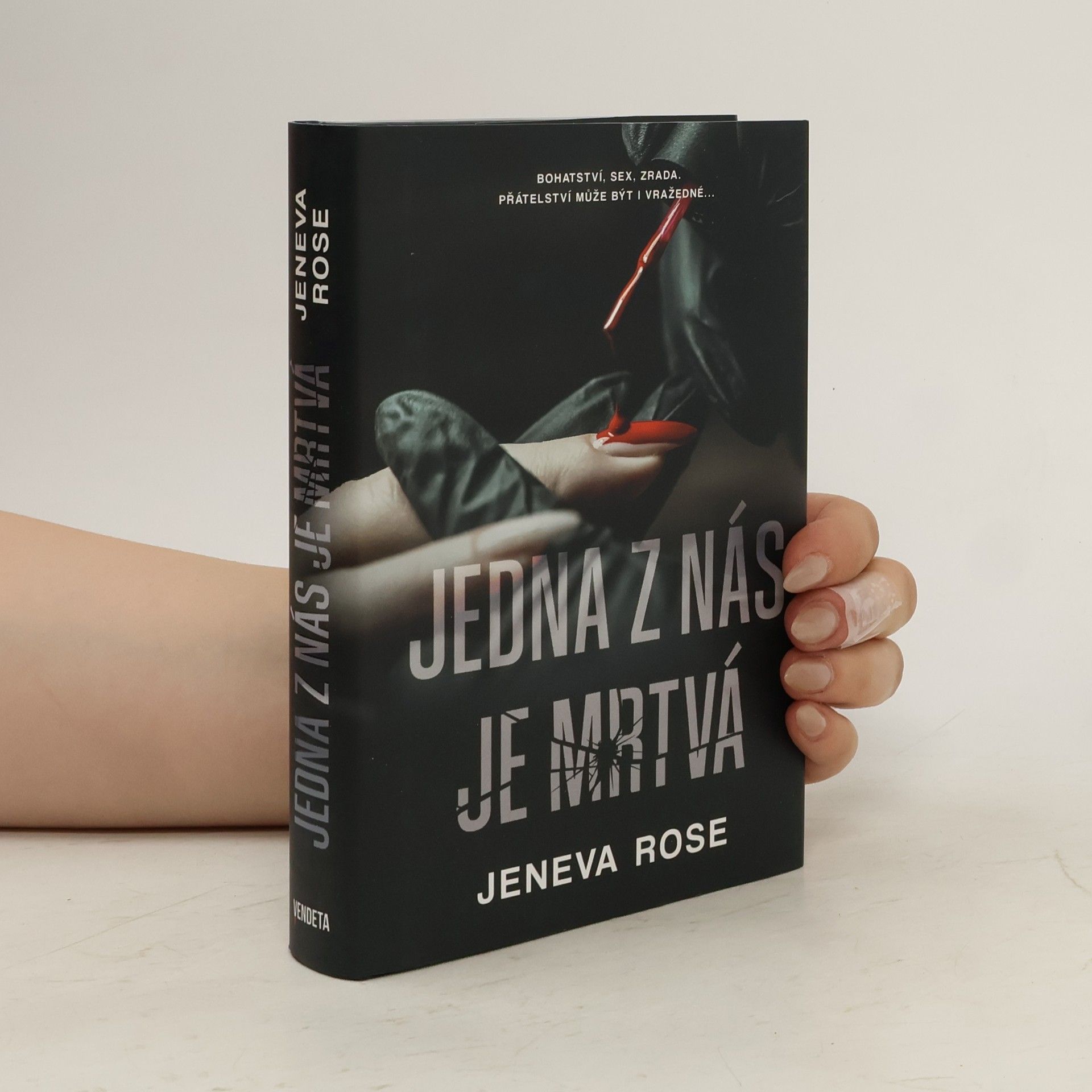 Jeneva Rose Jedna z nás je mrtvá