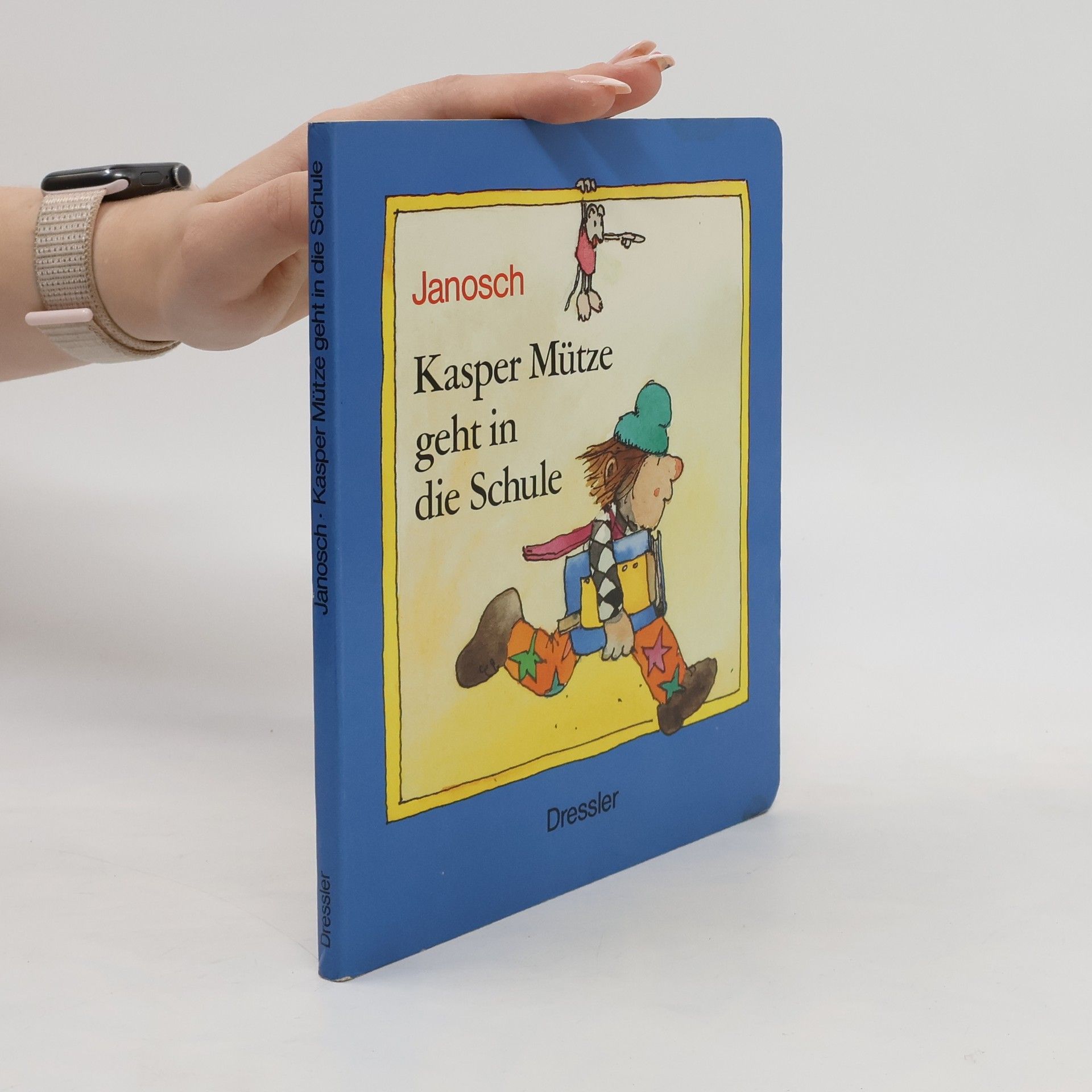 Janosch Kasper Mütze geht in die Schule