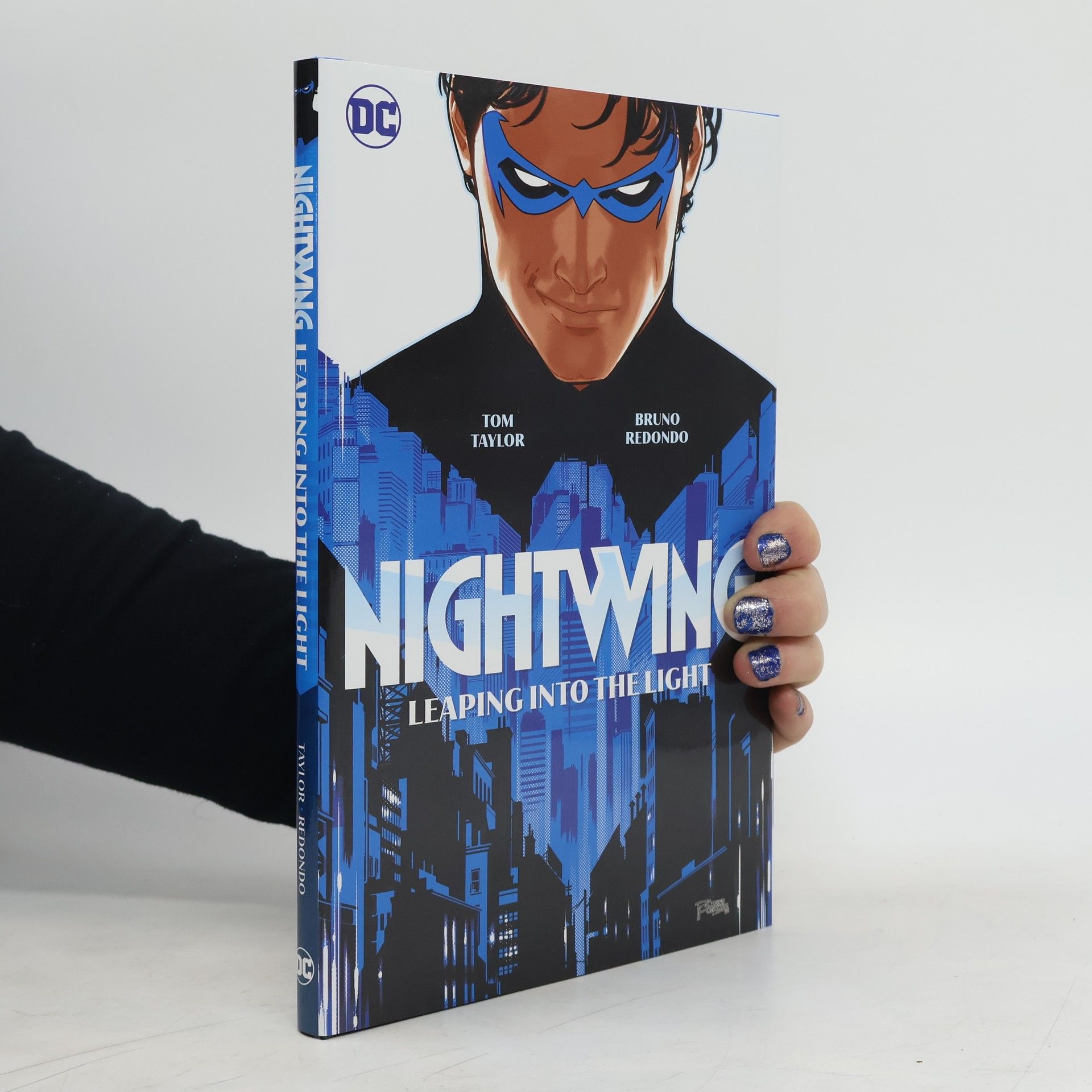 Tom Taylor Nightwing Vol.1: Leaping into the Light