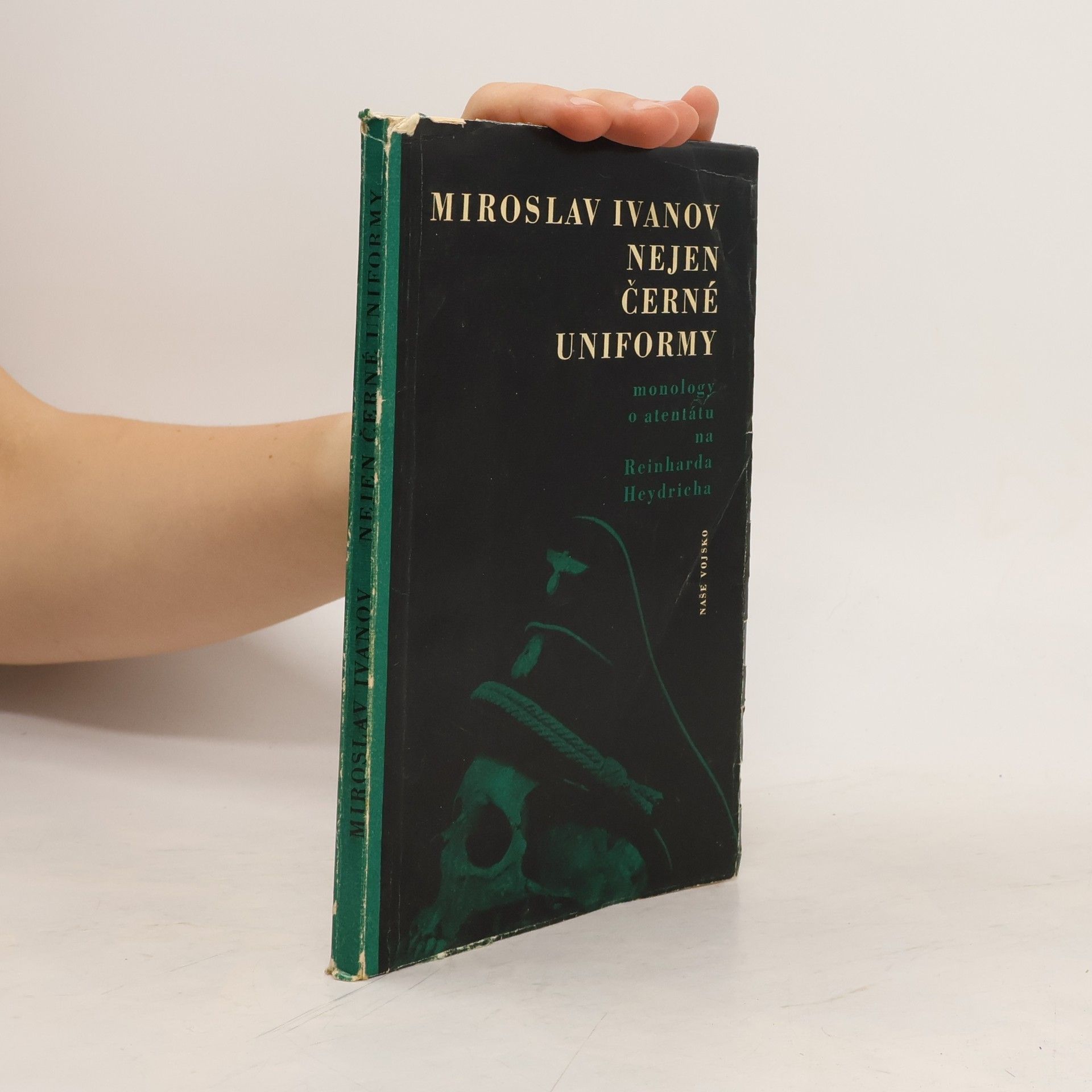 Miroslav Ivanov Nejen černé uniformy