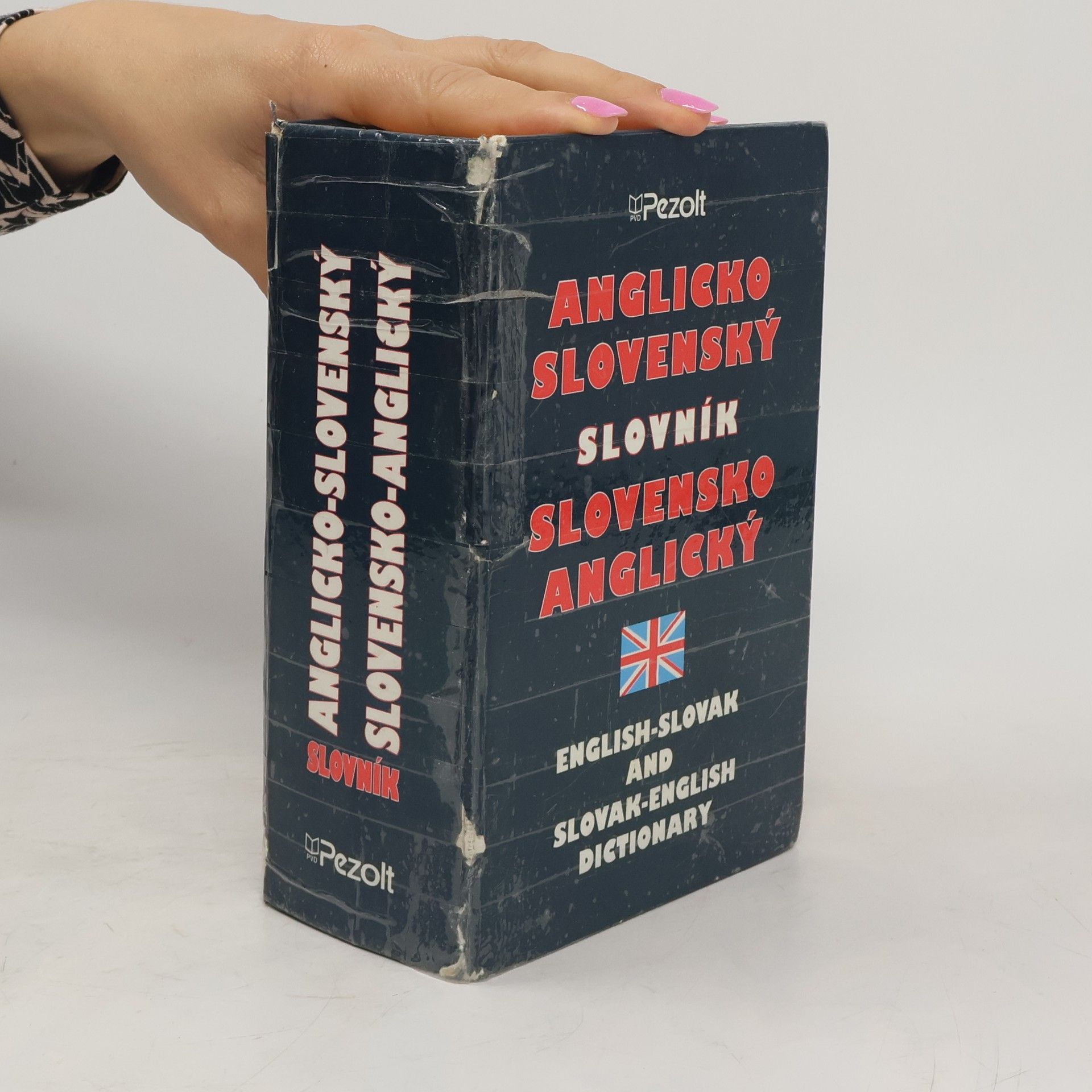 kolektiv Anglicko-slovenský a slovensko-anglický slovník = English-slovak and slovak-english dictionary