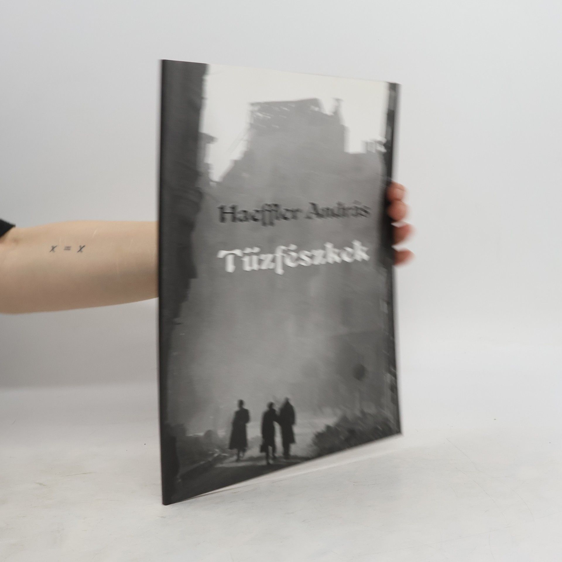 András Haeffler Tűzfészkek