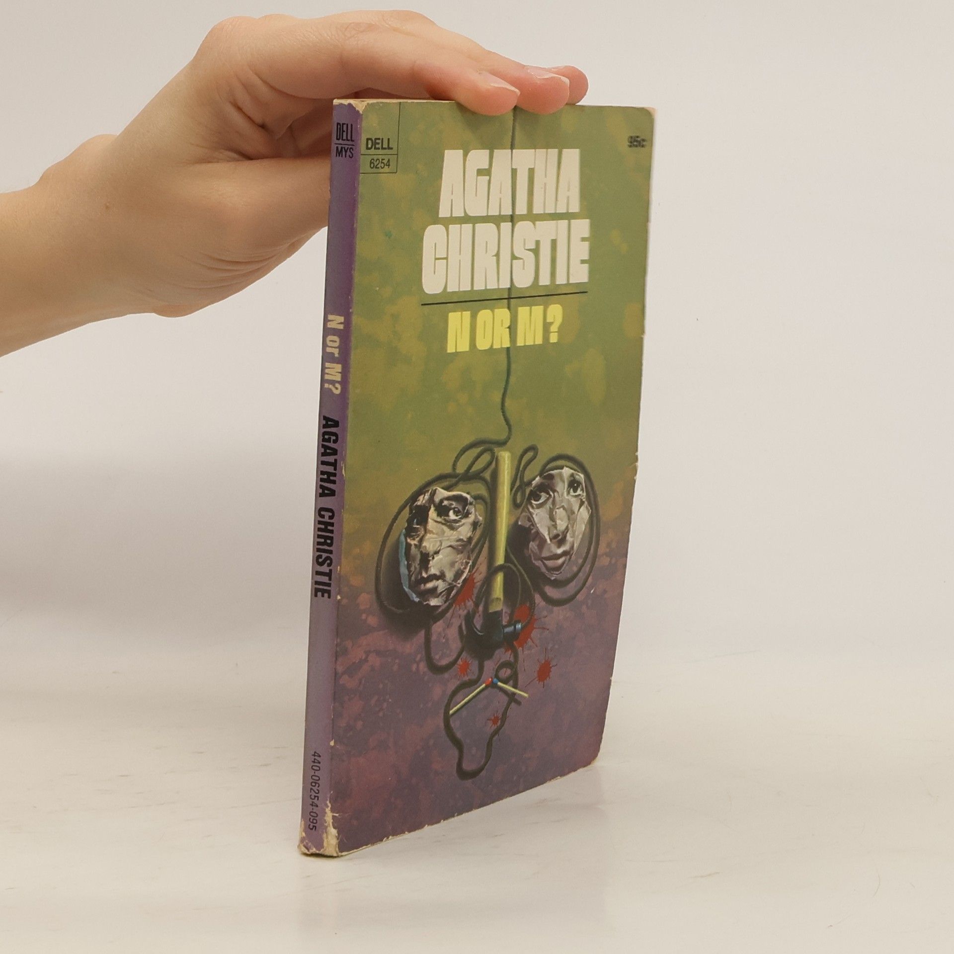 Agatha Christie N or M?