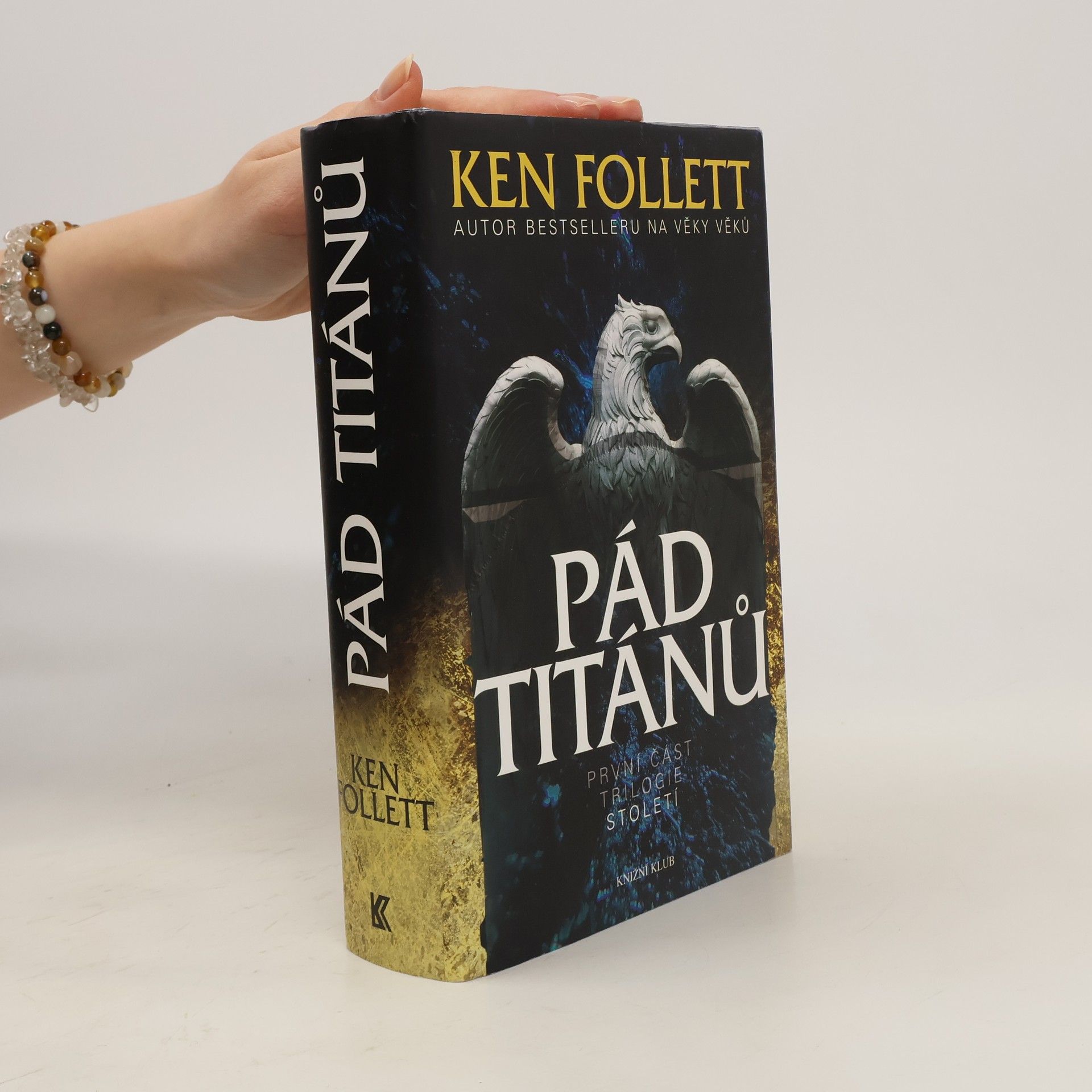 Ken Follett Pád titánů