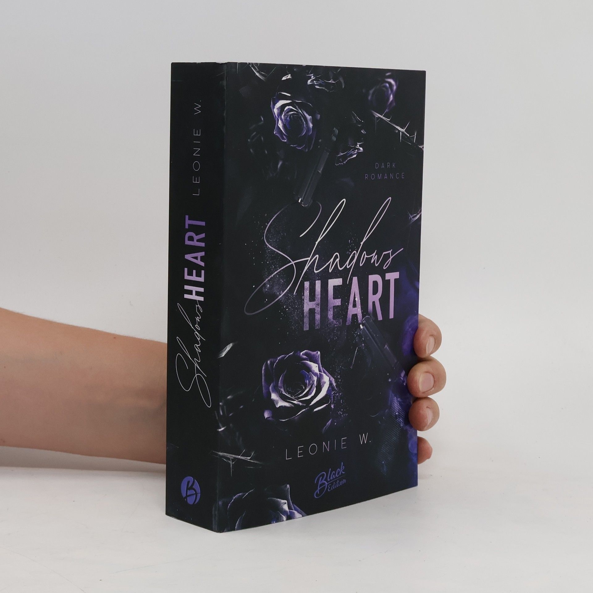 Leonie W. Shadow's Heart