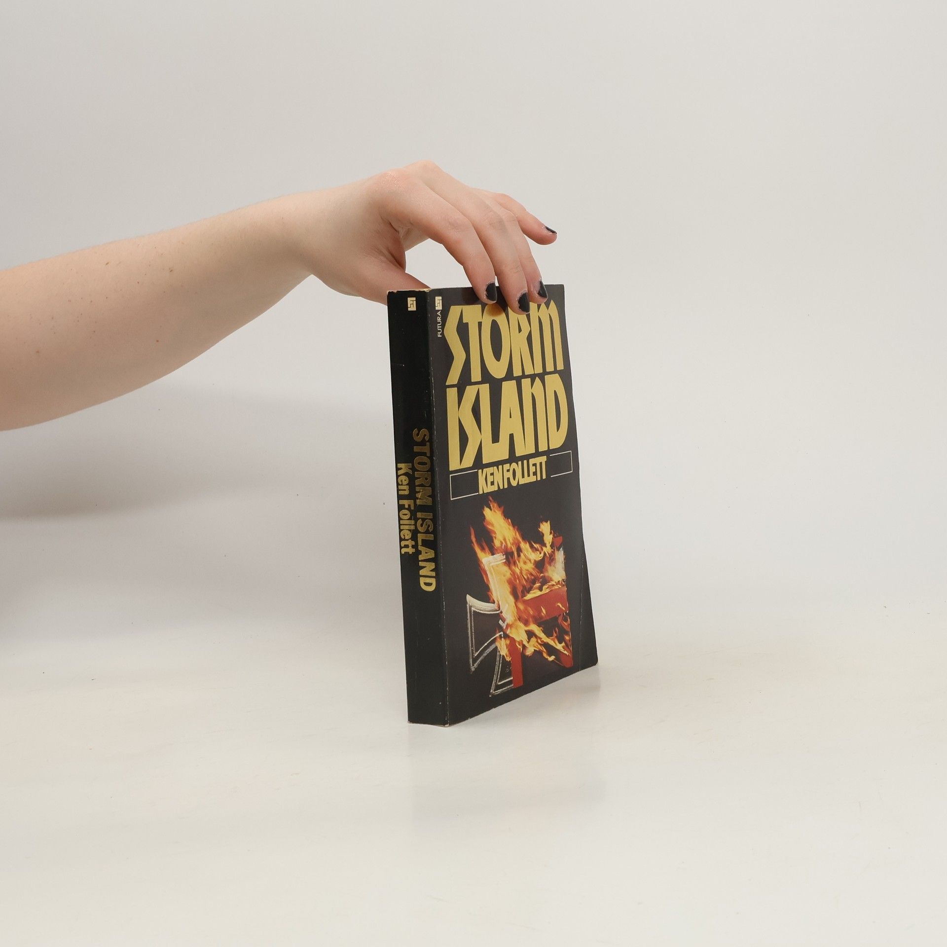 Ken Follett Storm Island