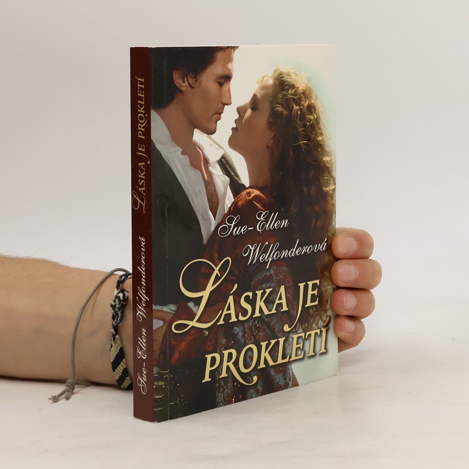 Sue-Ellen Welfonder Láska je prokletí