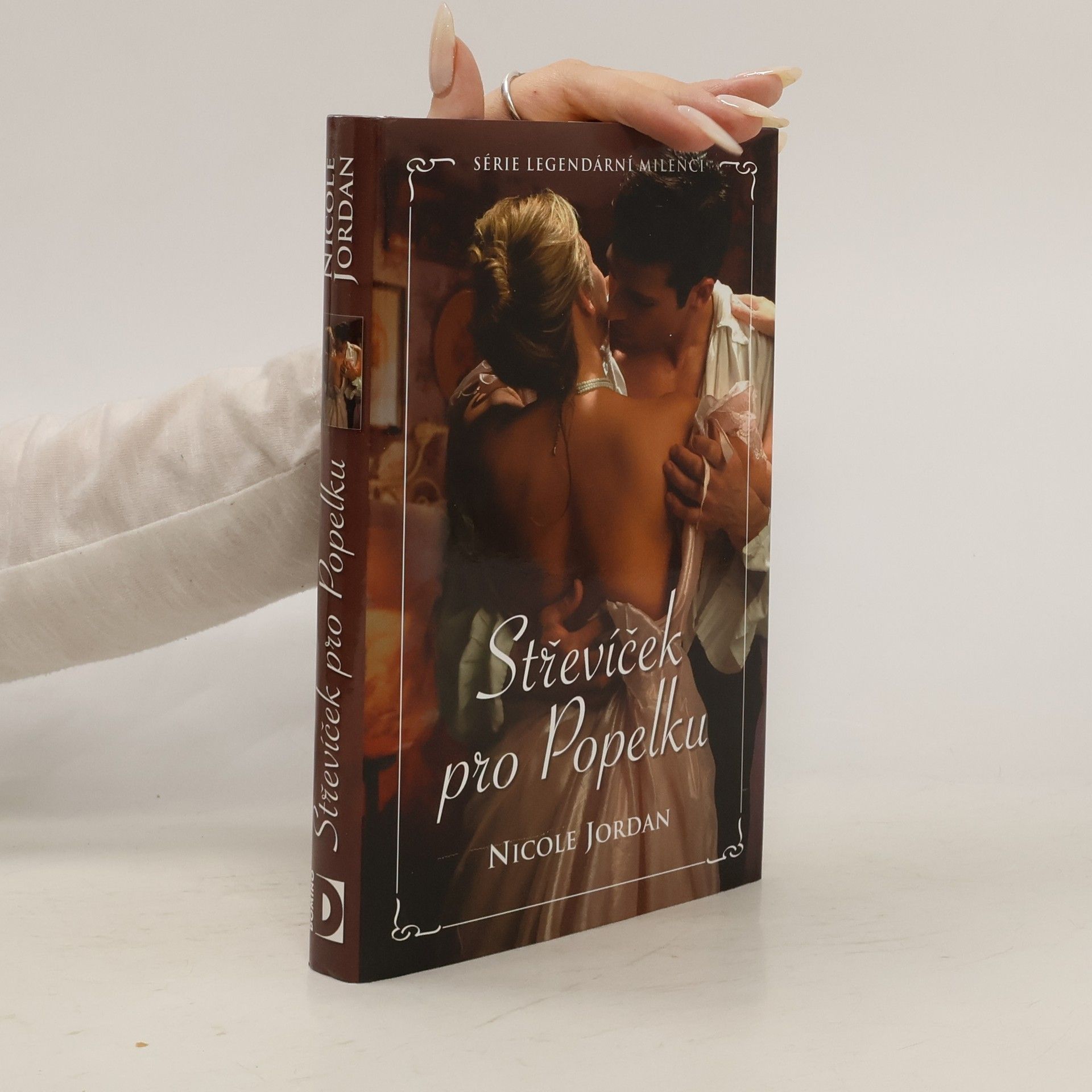 Nicole Jordan Střevíček pro Popelku