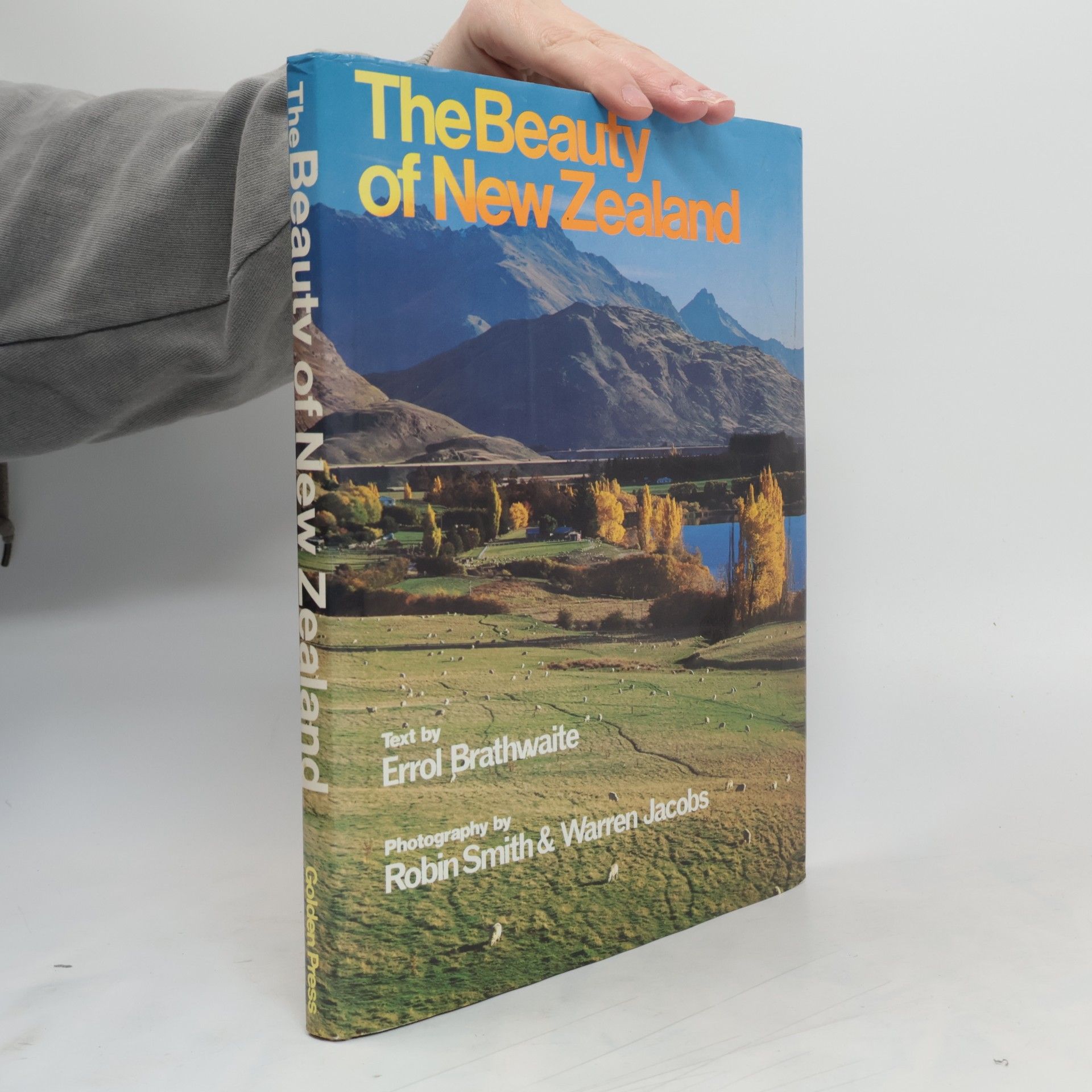 Robin V. F. Smith The Beauty of New Zealand