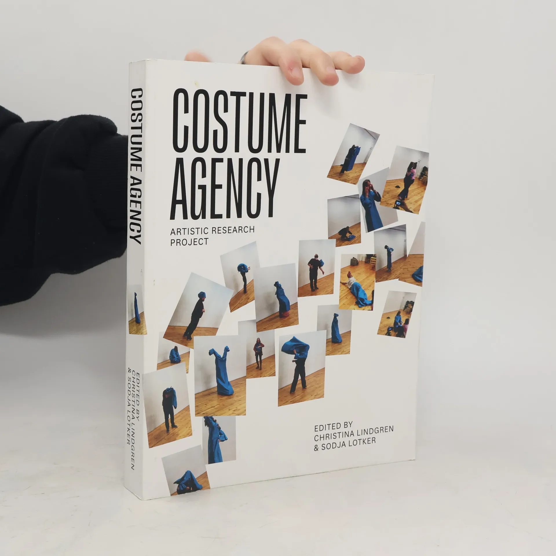 Costume agency : artistic research project | Book | Paperback | Christina Lindgren | EN