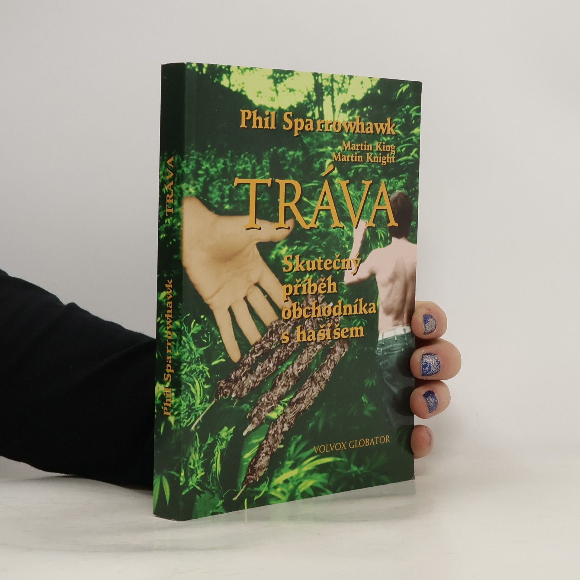 Phil Sparrowhawk Tráva