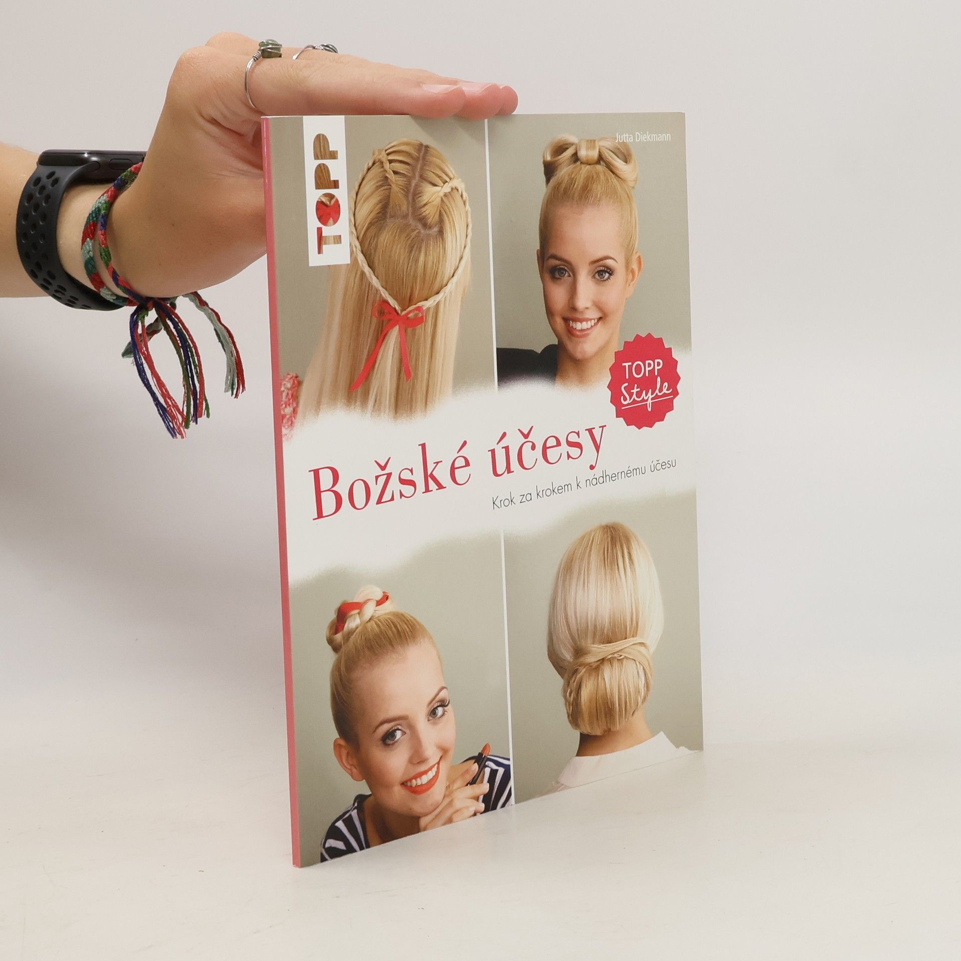 Collectif d'auteurs Božskké účesy