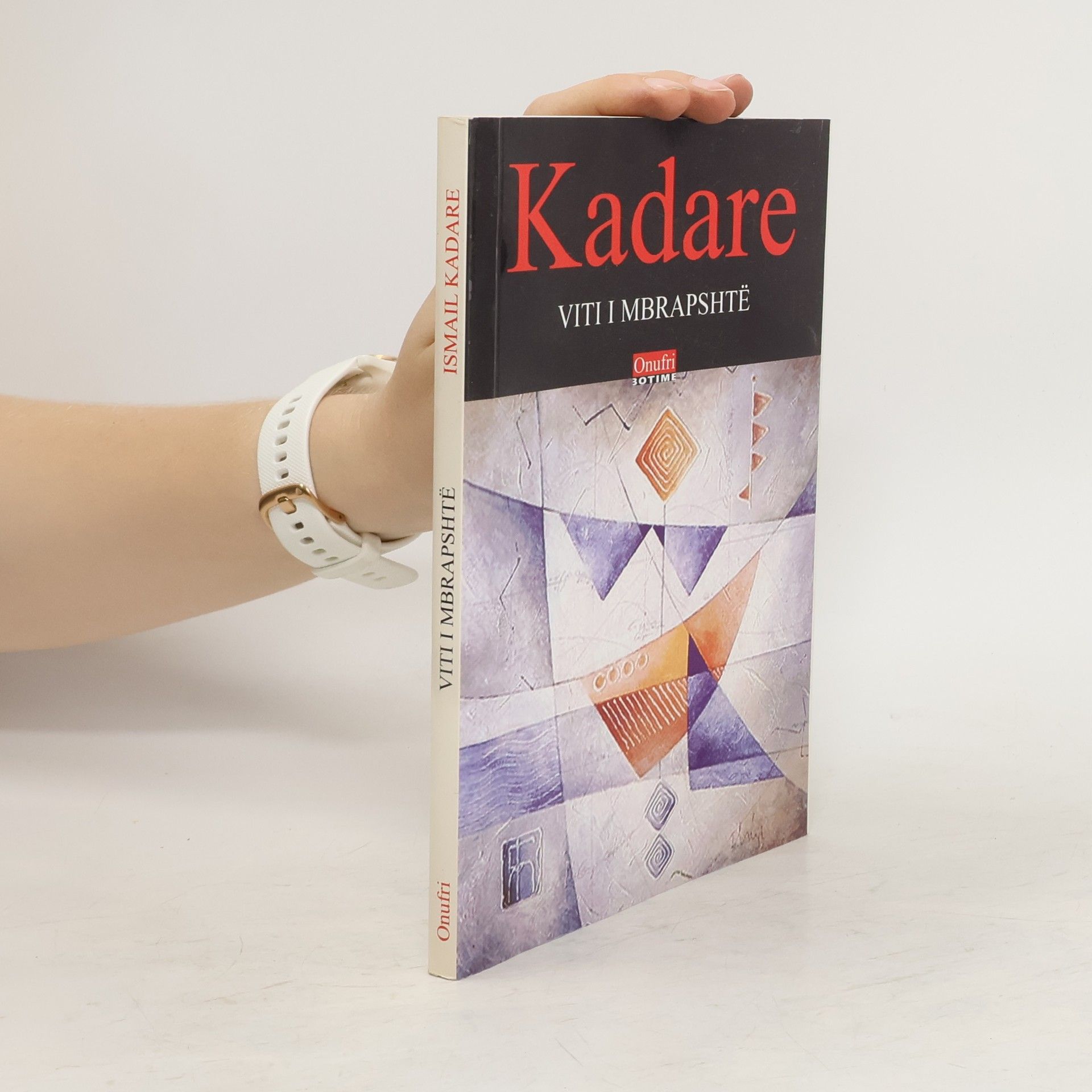 Ismail Kadare Viti i mbrapshtë