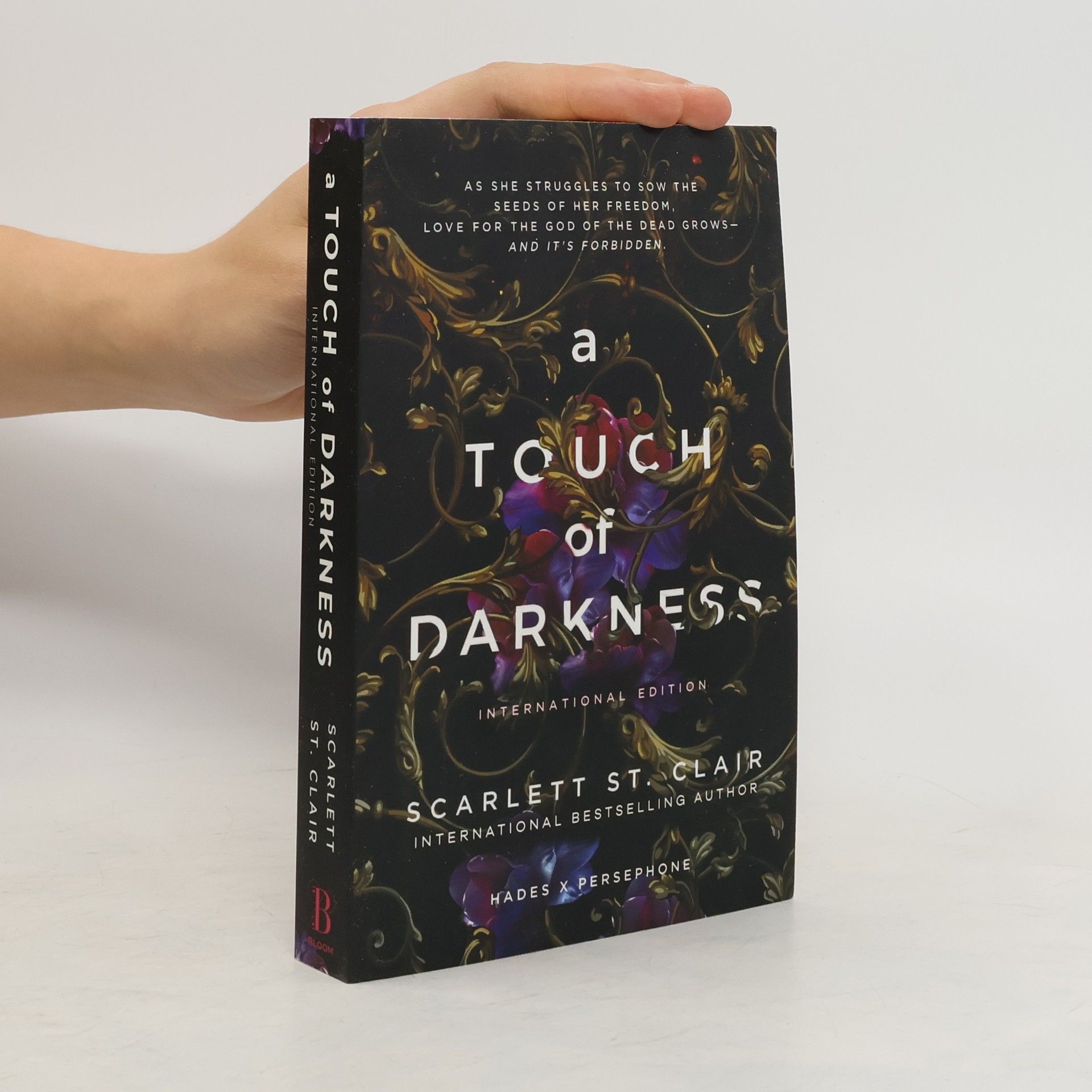 Scarlett St. Clair A Touch of Darkness