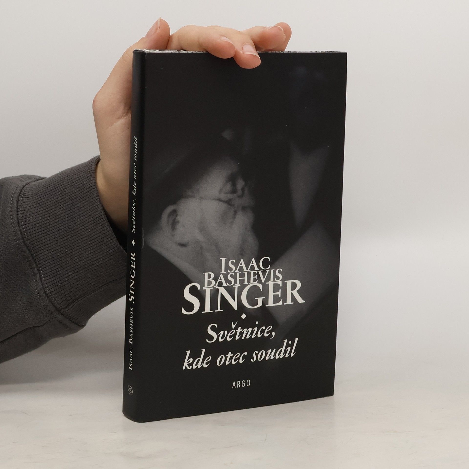 Isaac Bashevis Singer Světnice, kde otec soudil