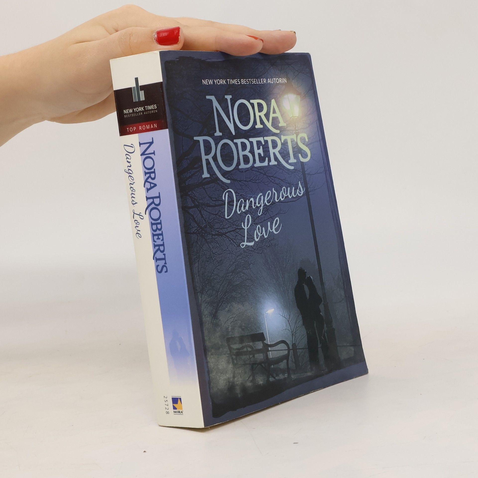 Nora Roberts Dangerous love