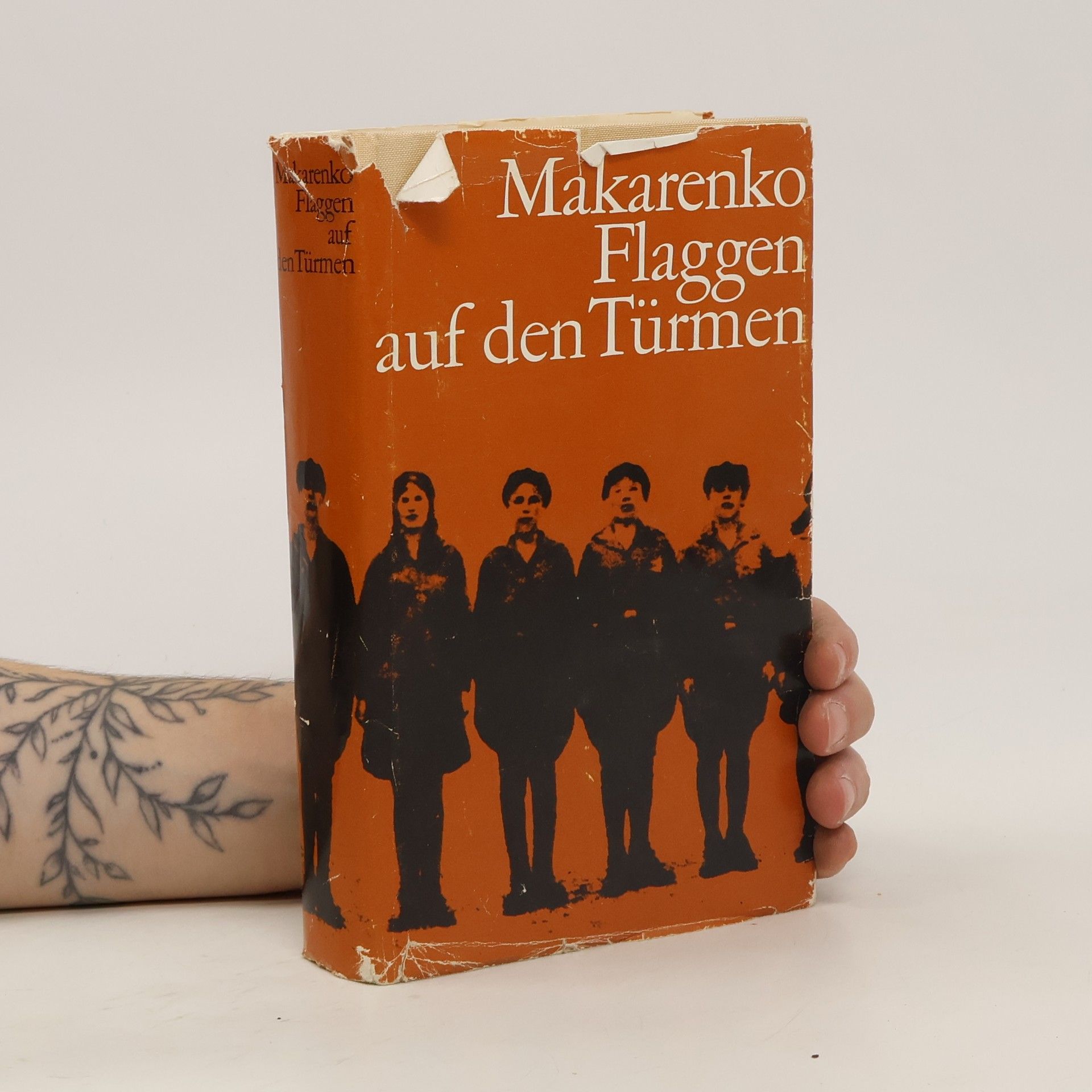 Anton Semenovič Makarenko Flaggen auf den Türmen