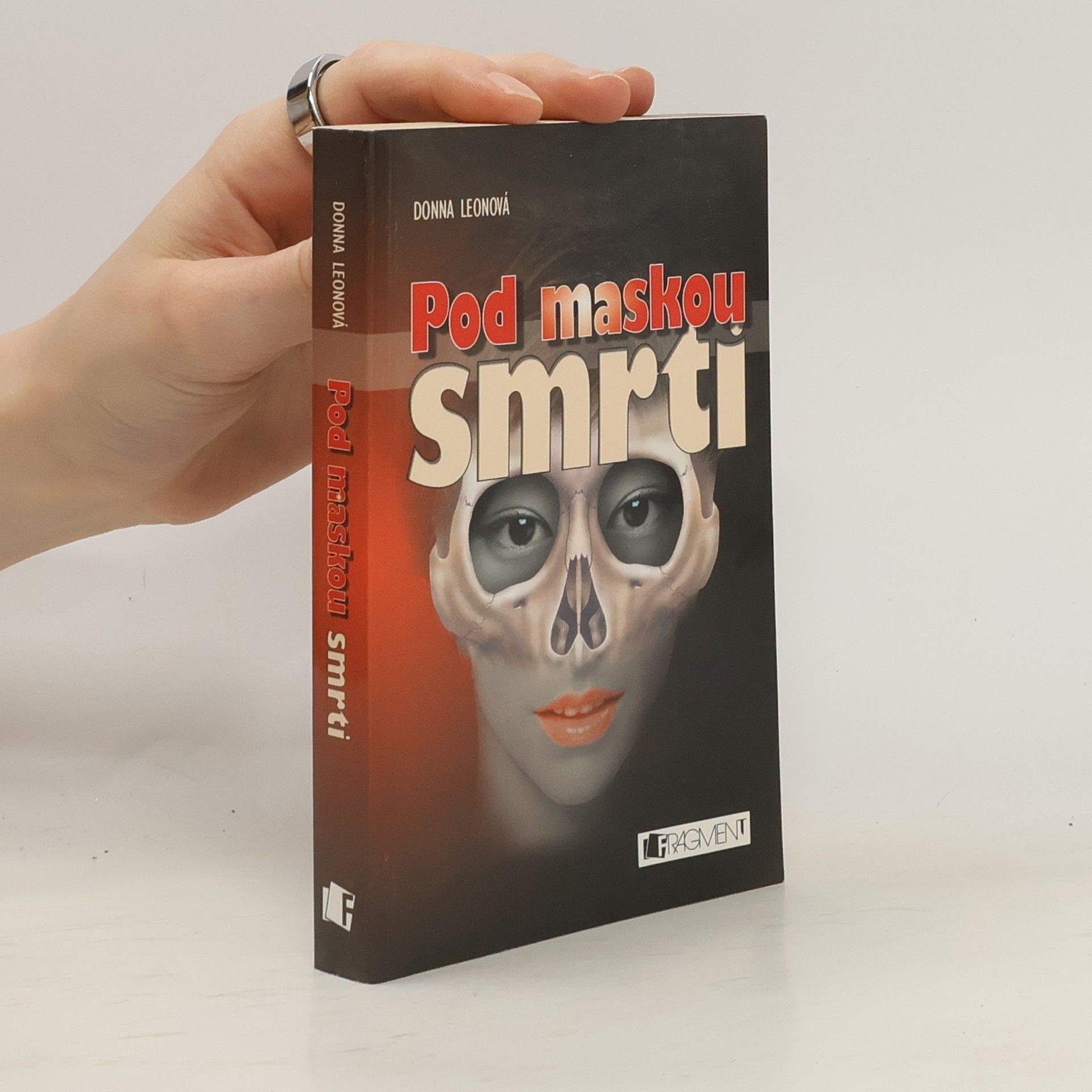 Donna Leon Pod maskou smrti