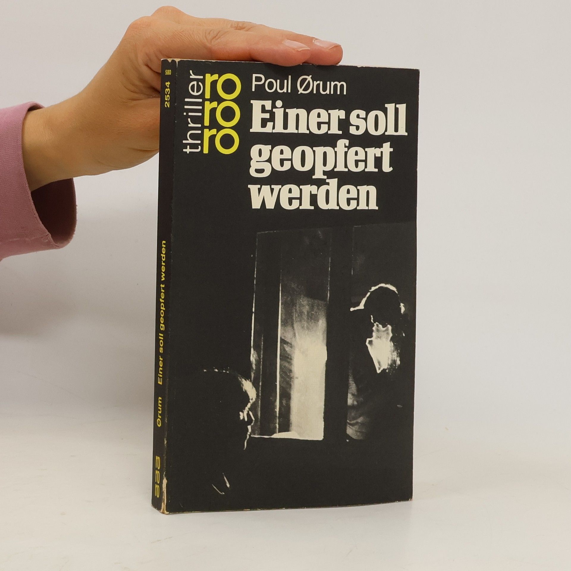 Einer soll geopfert werden : Kriminalroman