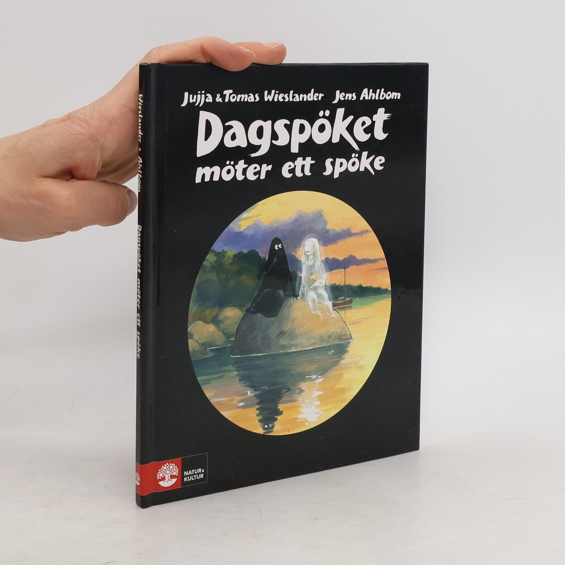 Jujja Wieslander Dagspöket möter ett spöke