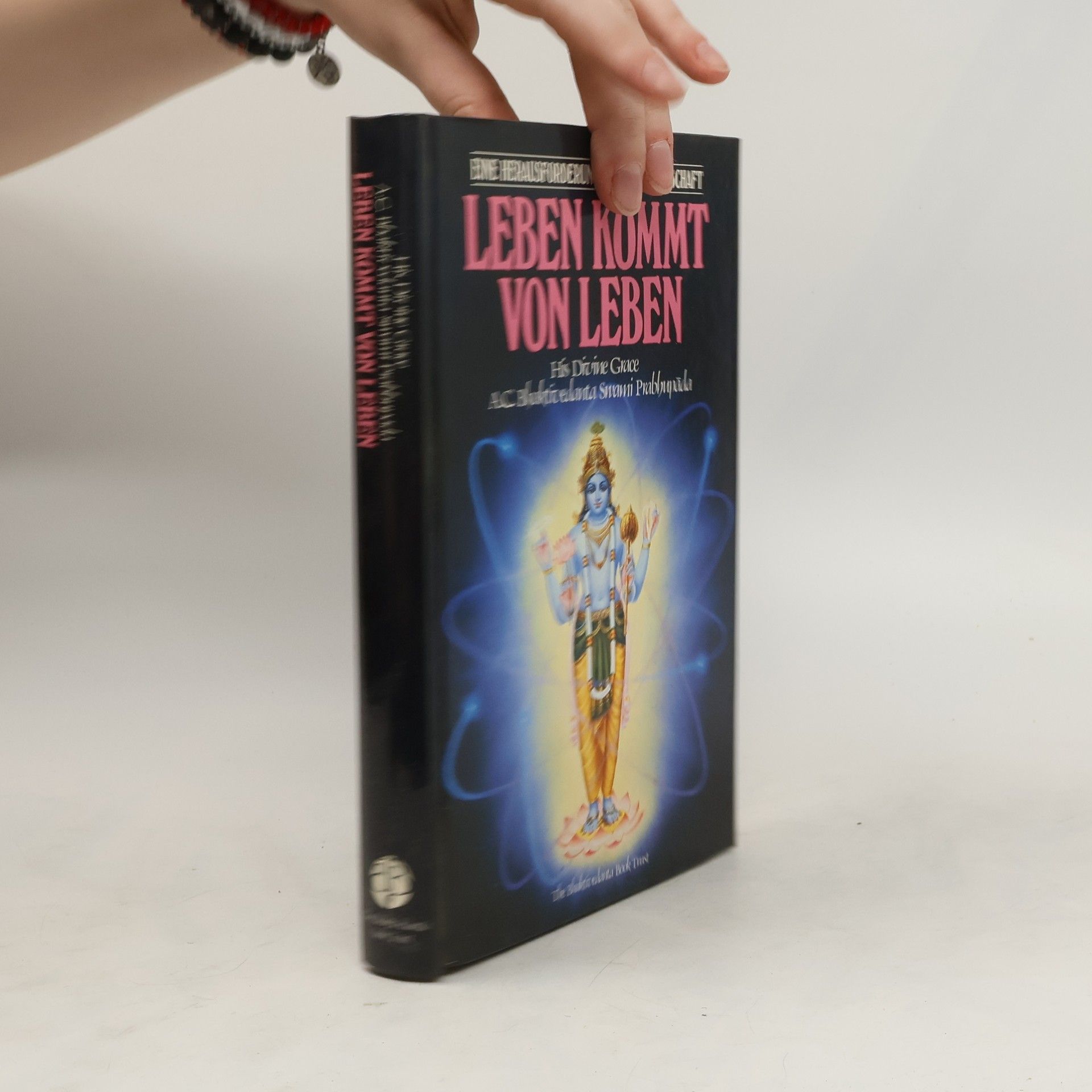 Šrí Šrímad A. Č. Bhaktivédanta Swami Prabhupáda Leben kommt von Leben