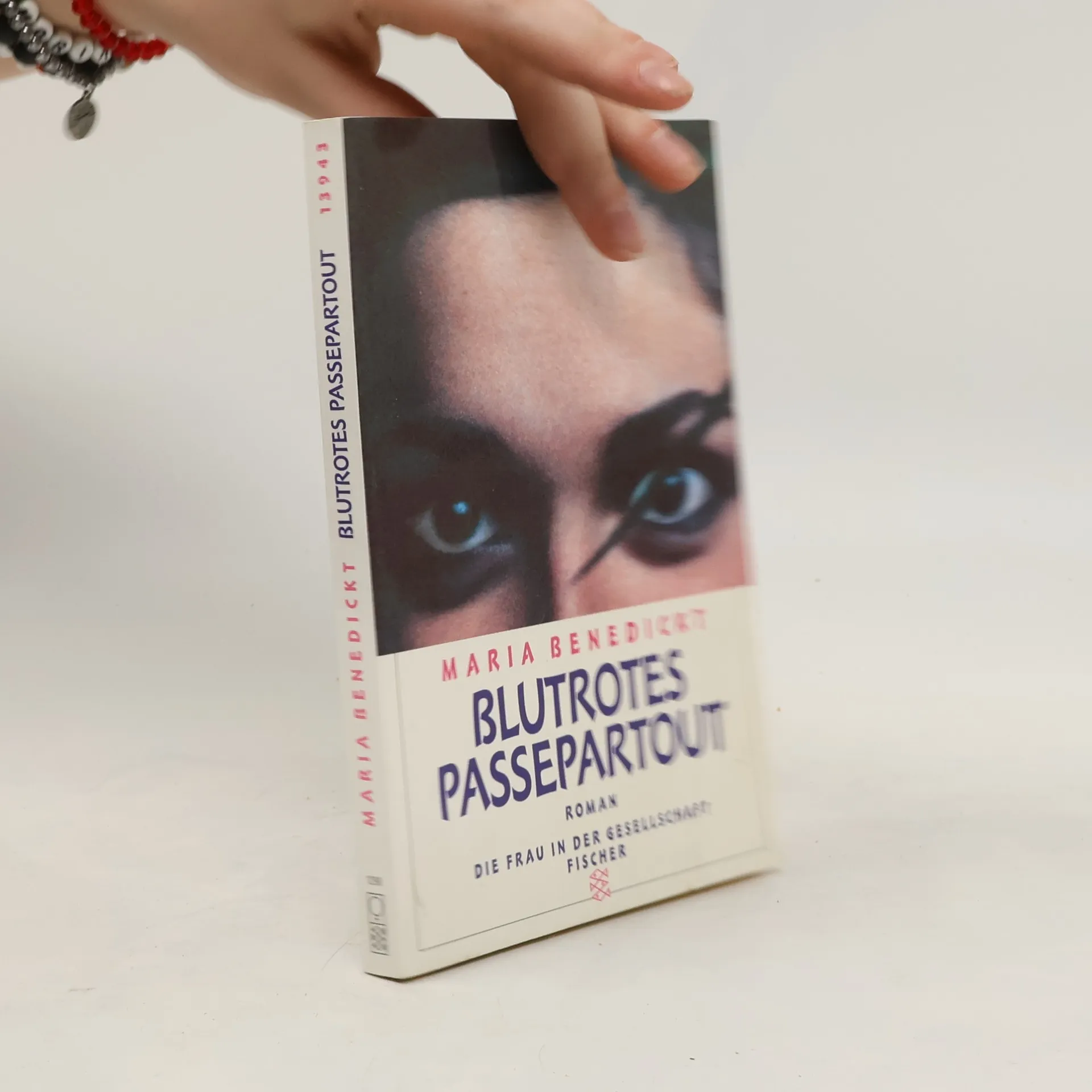 Blutrotes Passepartout : Roman | Book | Maria Benedickt | DE